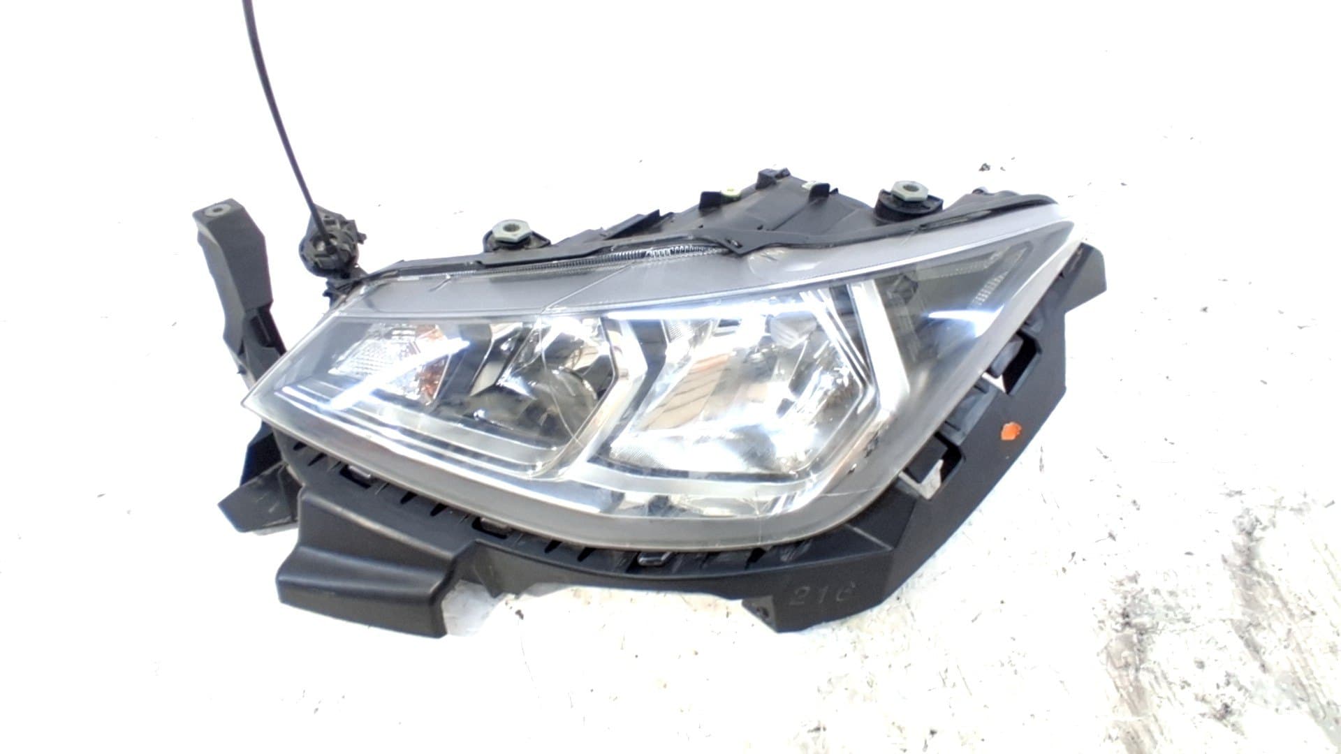Faro izquierdo SEAT ARONA