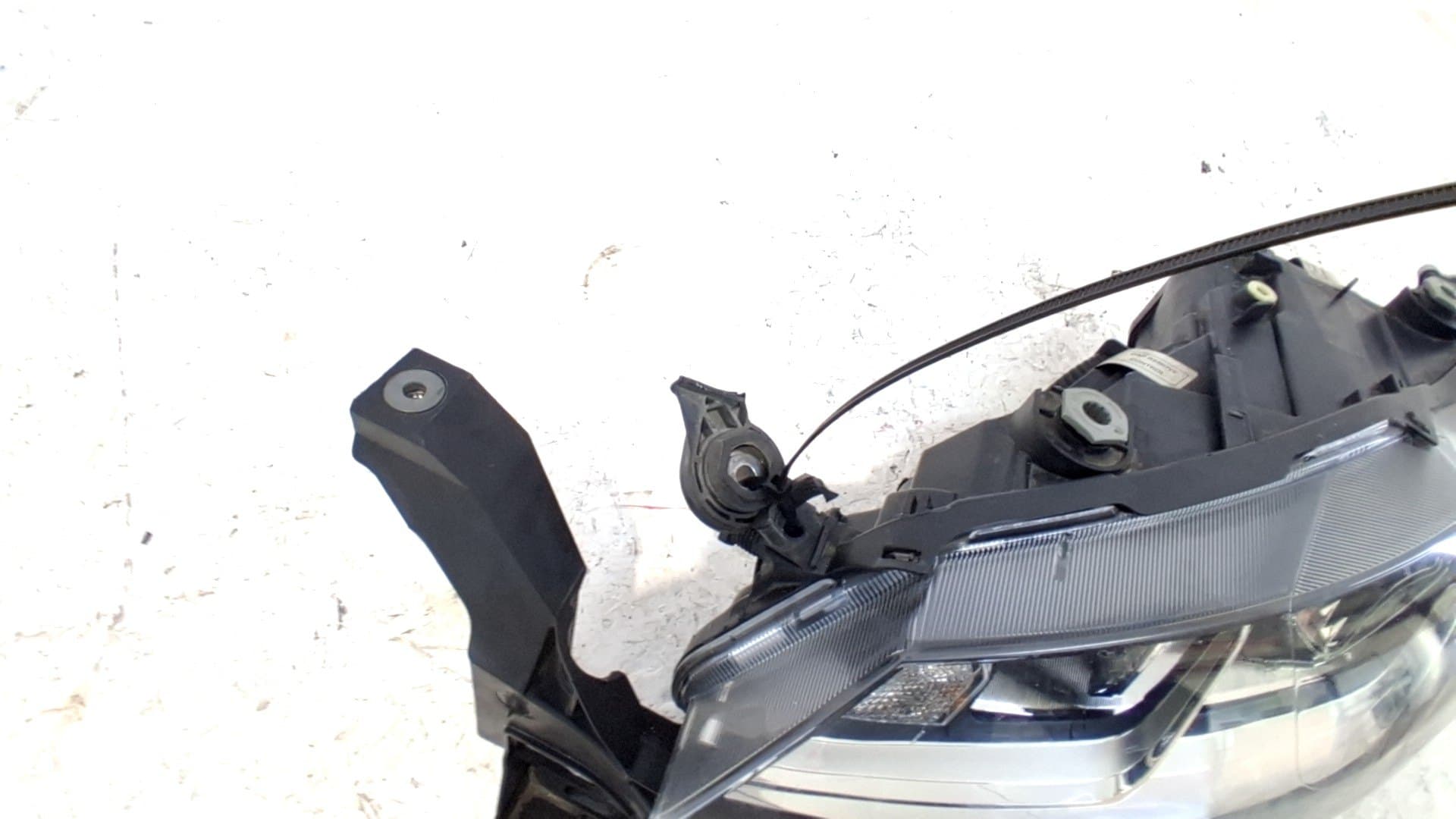 Faro izquierdo SEAT ARONA 3
