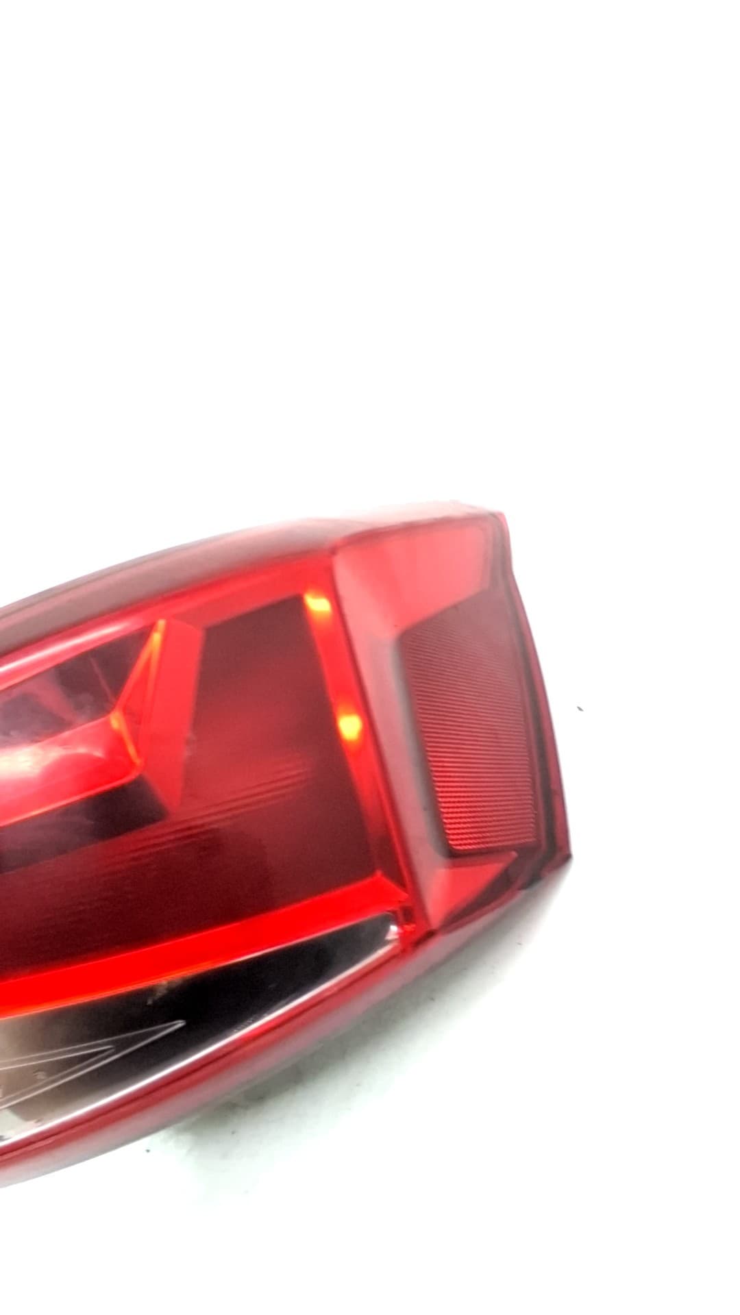 Piloto trasero derecho SEAT ARONA 3
