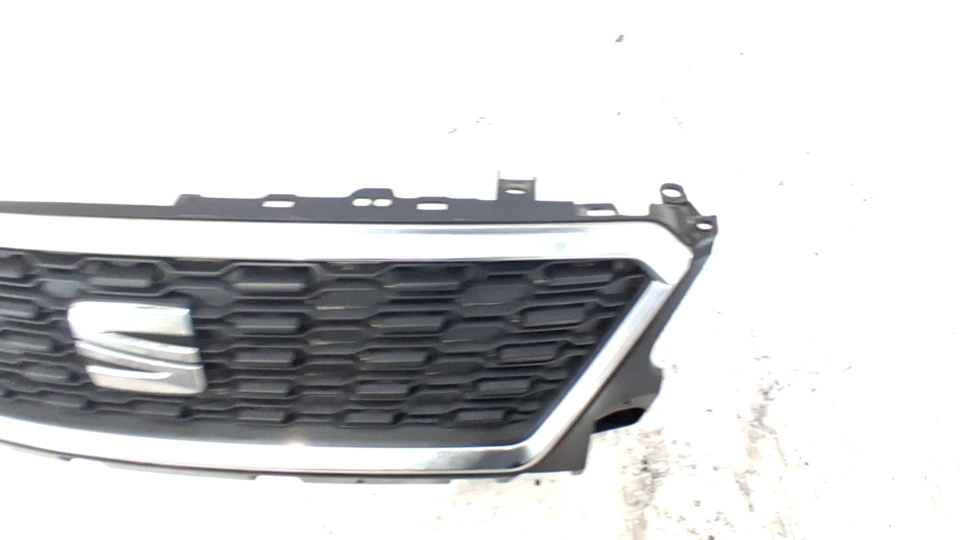 Recambio SEAT ARONA ref. 6F9853667D 3