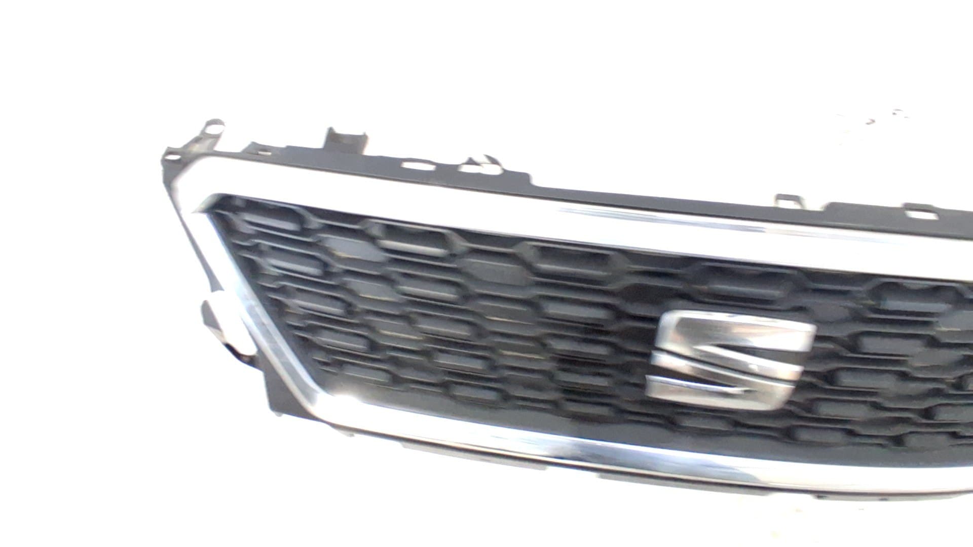 Recambio SEAT ARONA ref. 6F9853667D 2