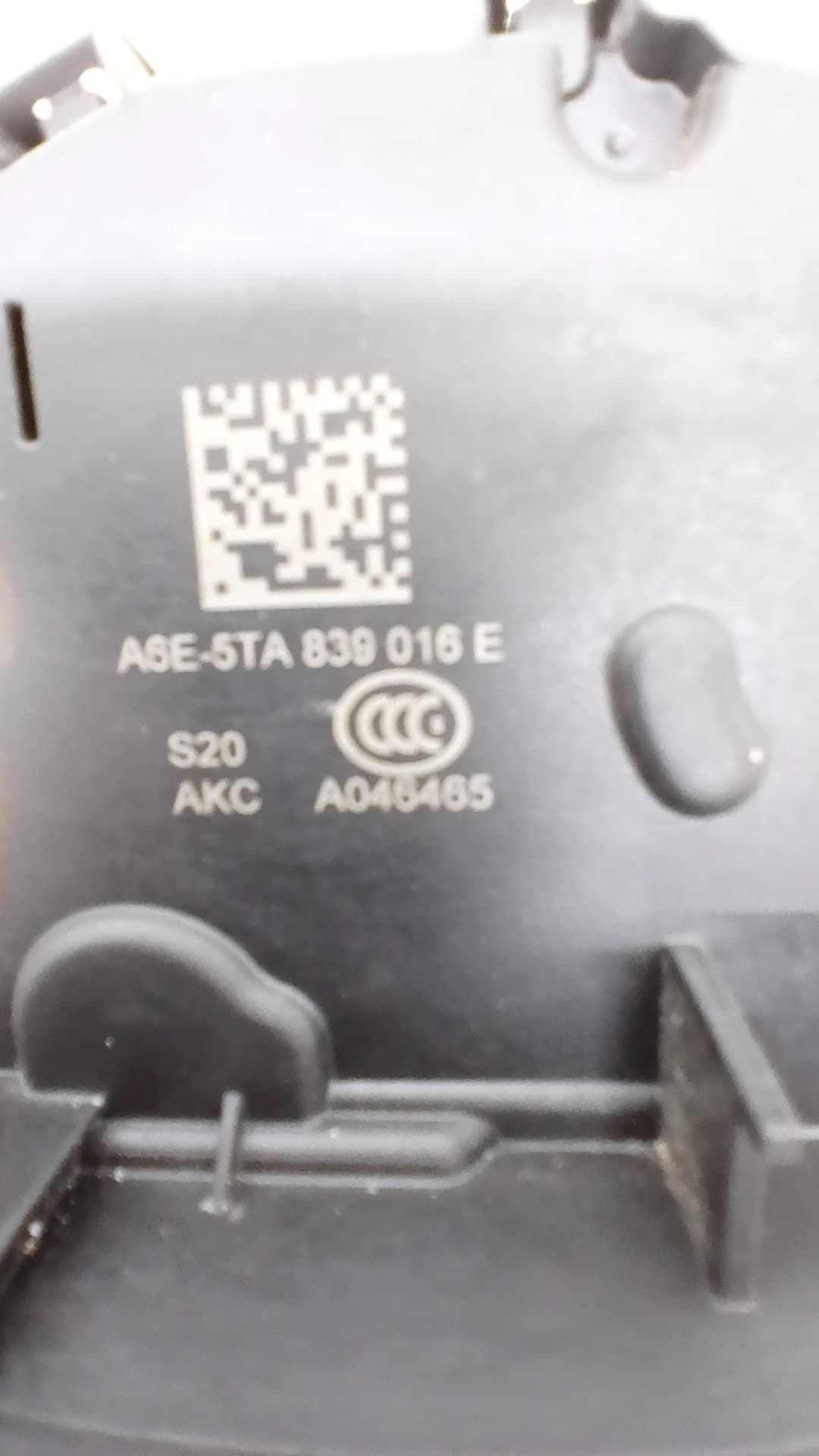 Cerradura puerta trasera derecha SKODA OCTAVIA BERLINA (1Z3) 2