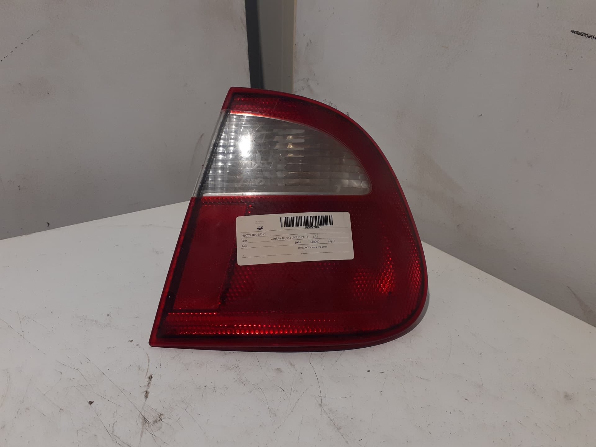 Piloto trasero derecho SEAT CORDOBA BERLINA (6K2)