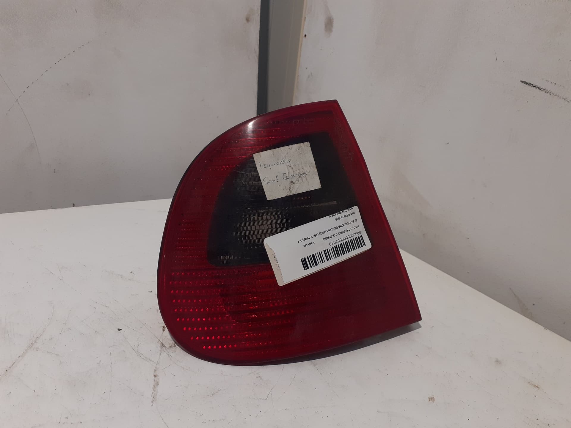 Piloto trasero izquierdo SEAT CORDOBA BERLINA (6K2)