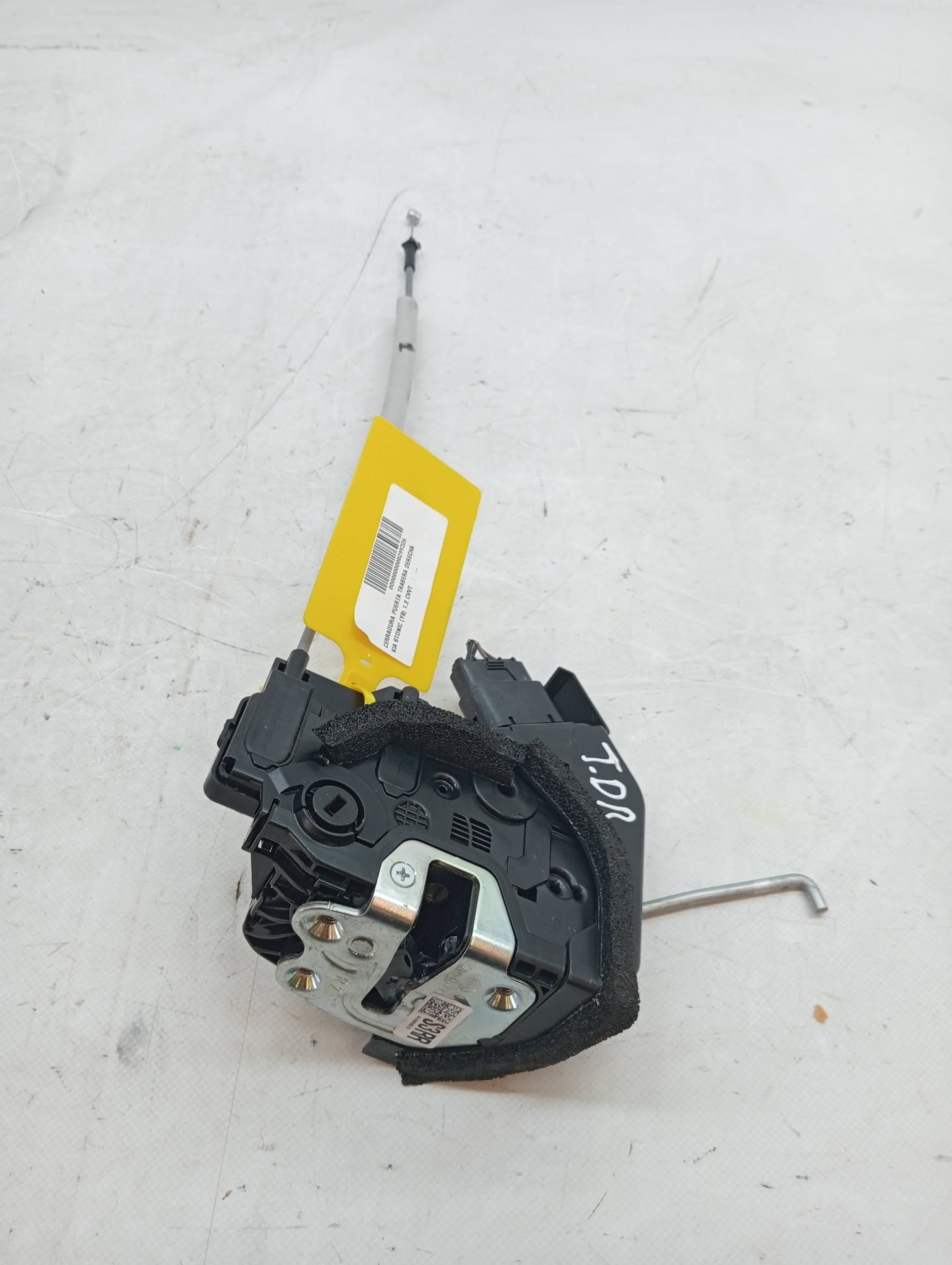 Cerradura puerta trasera derecha KIA STONIC