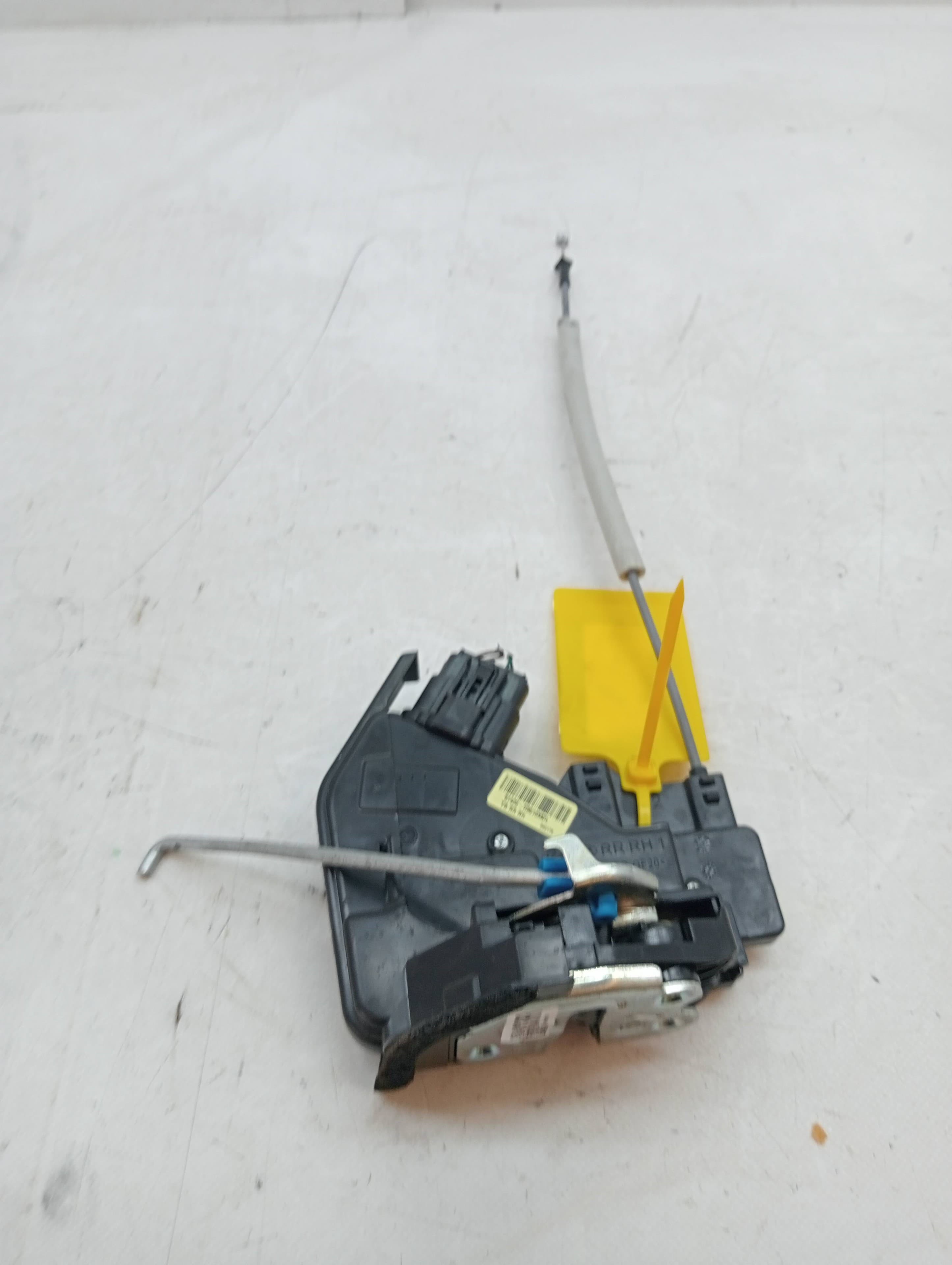 Cerradura puerta trasera derecha KIA STONIC 2