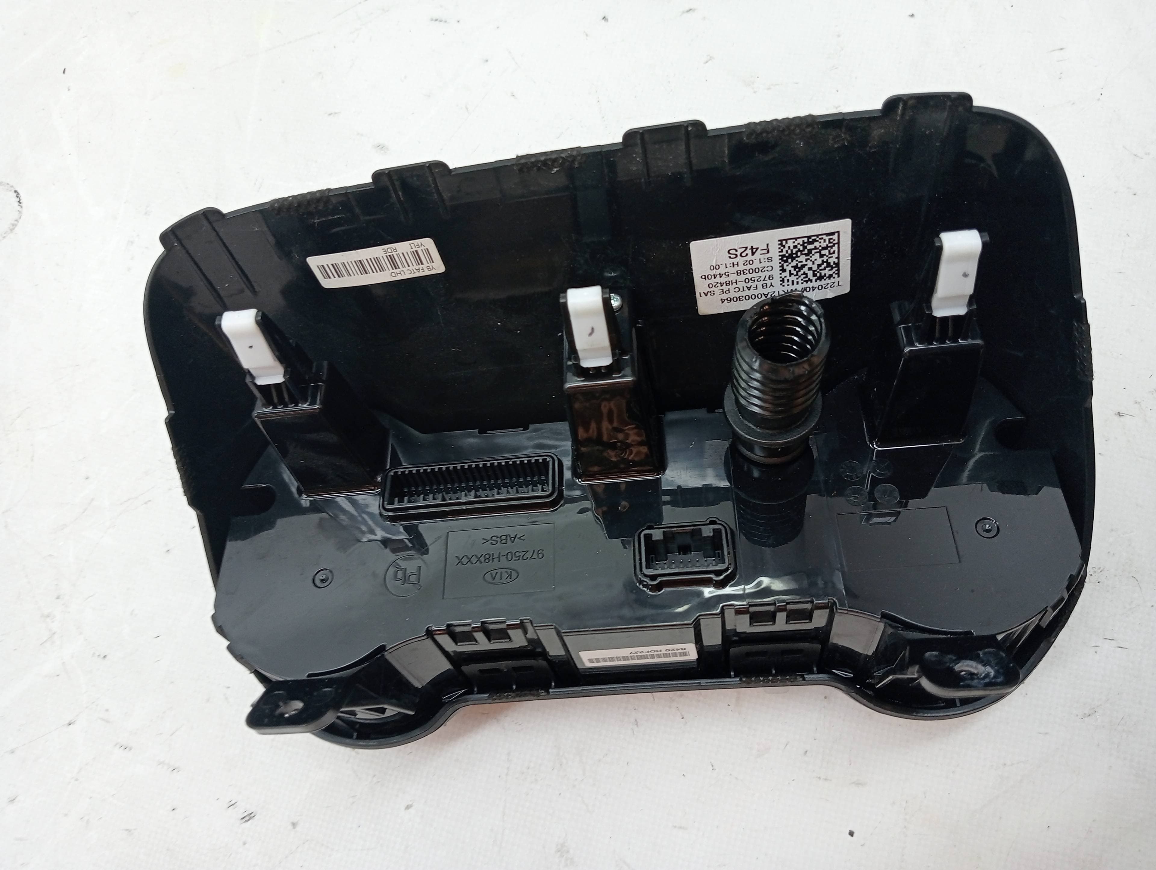 Recambio KIA STONIC ref. 97250H8 2