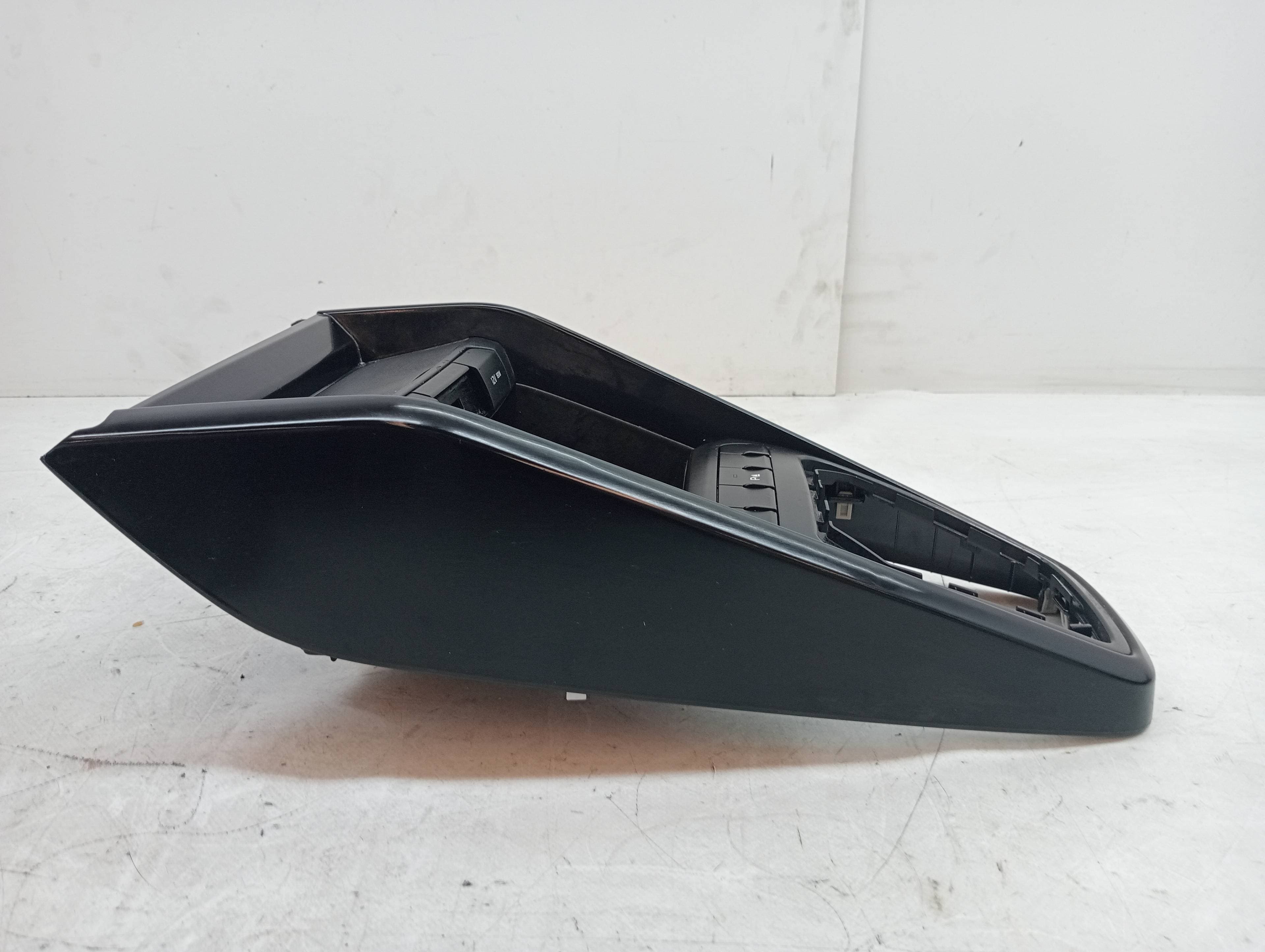 Plastico KIA STONIC 2