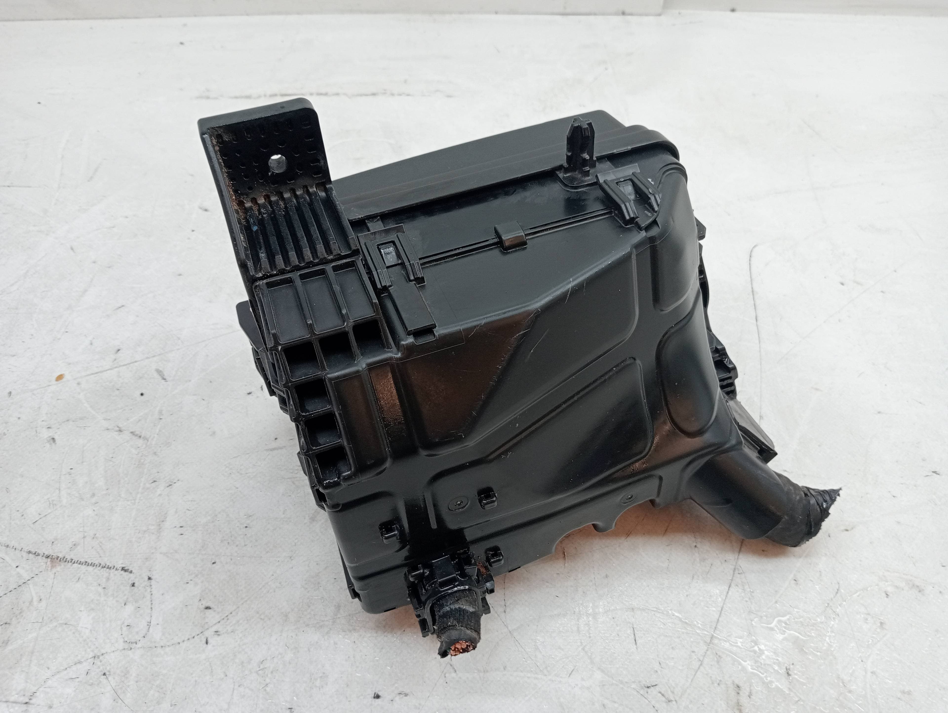 Caja reles / fusibles KIA STONIC 3