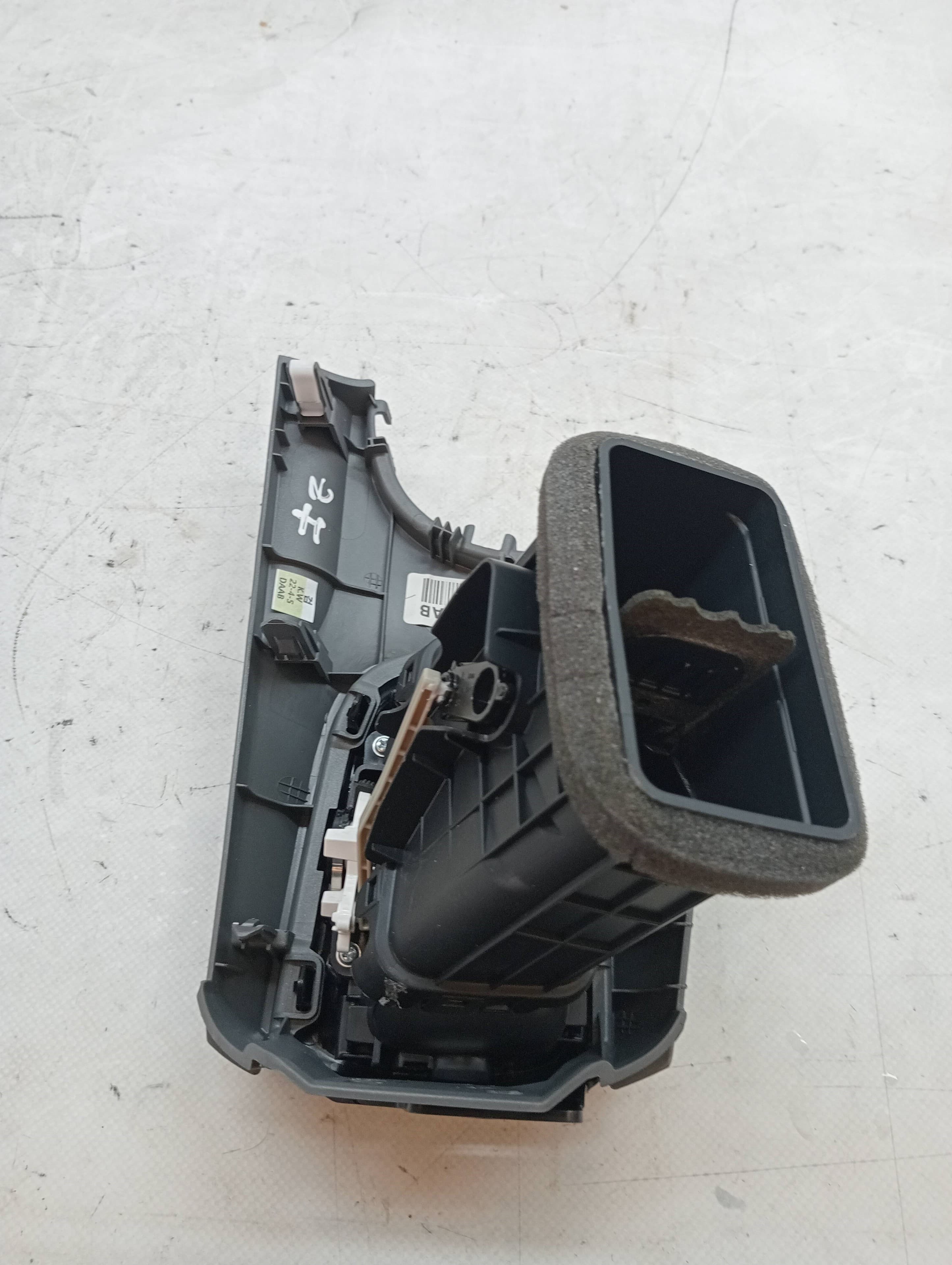 Recambio KIA STONIC ref. 815C8848 2