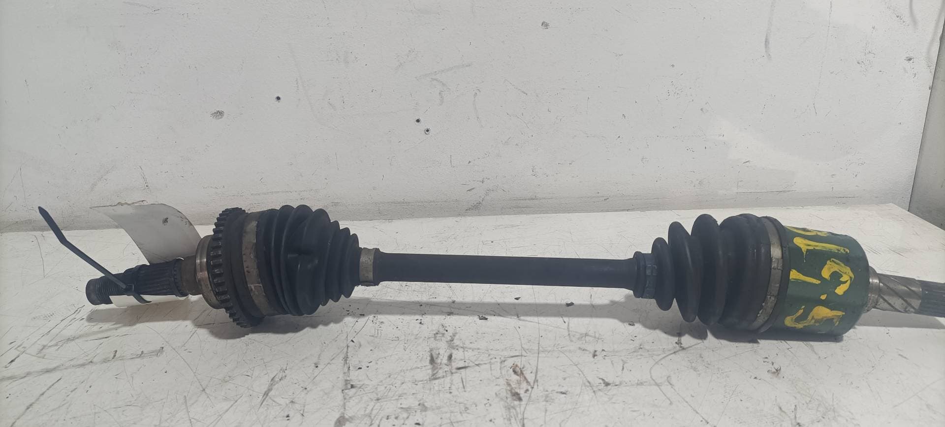 Transmision delantera izquierda MAZDA 323 BERLINA F/S (BJ)