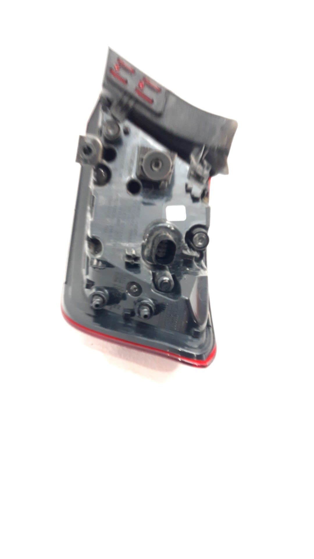 Piloto trasero izquierdo AUDI A3 (8V) 2
