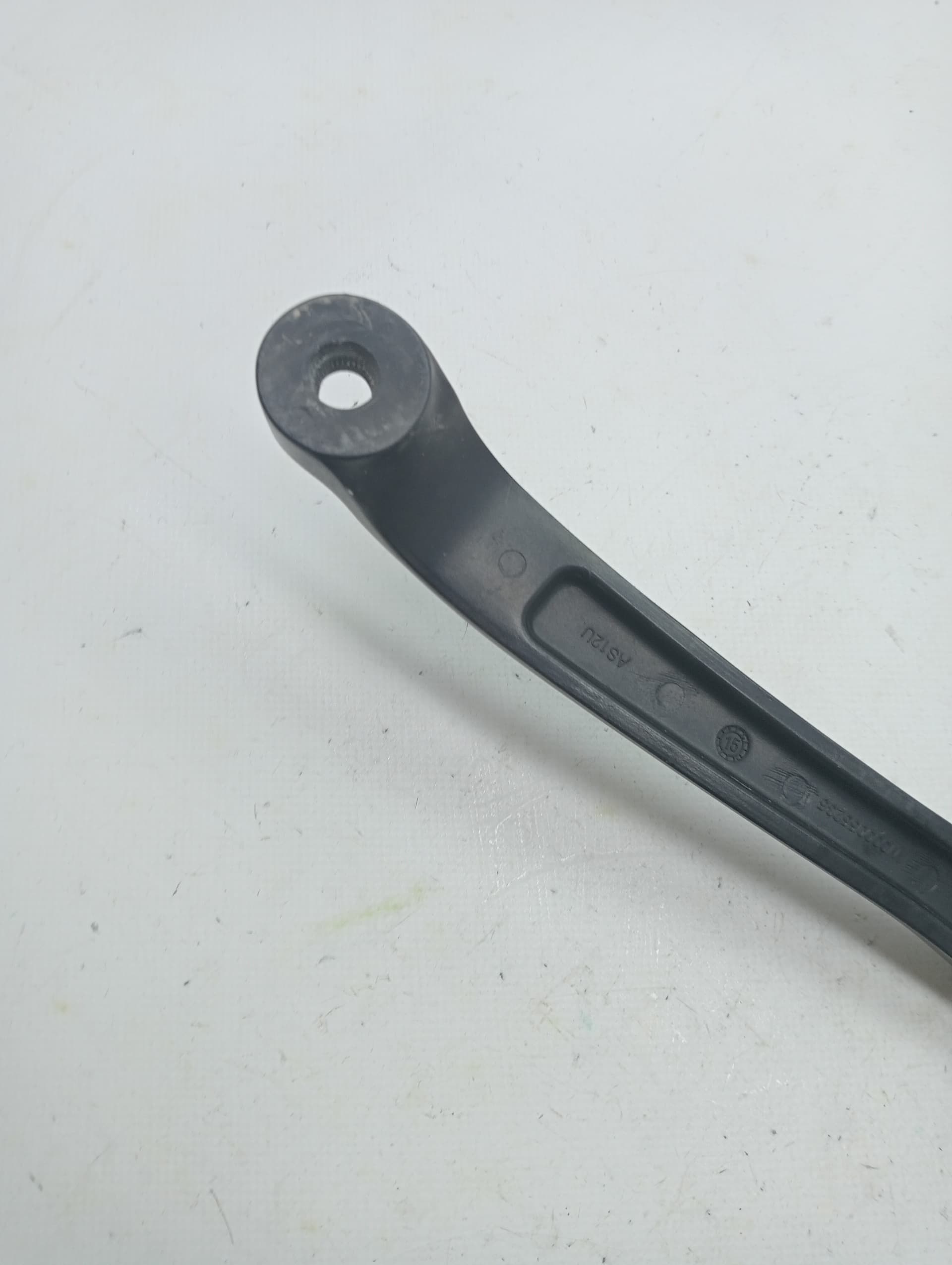 Brazo limpia delantero izquierdo FORD S-MAX (CA1) 2