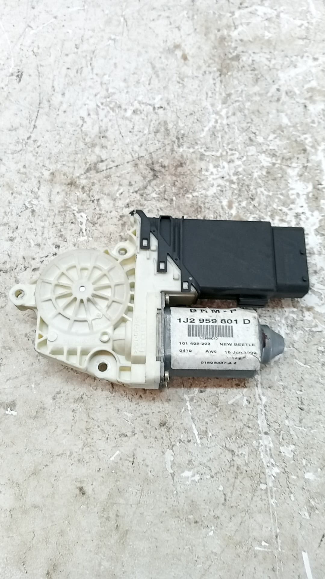 Motor elevalunas delantero derecho VOLKSWAGEN NEW BEETLE (9C1, 1C1) 2