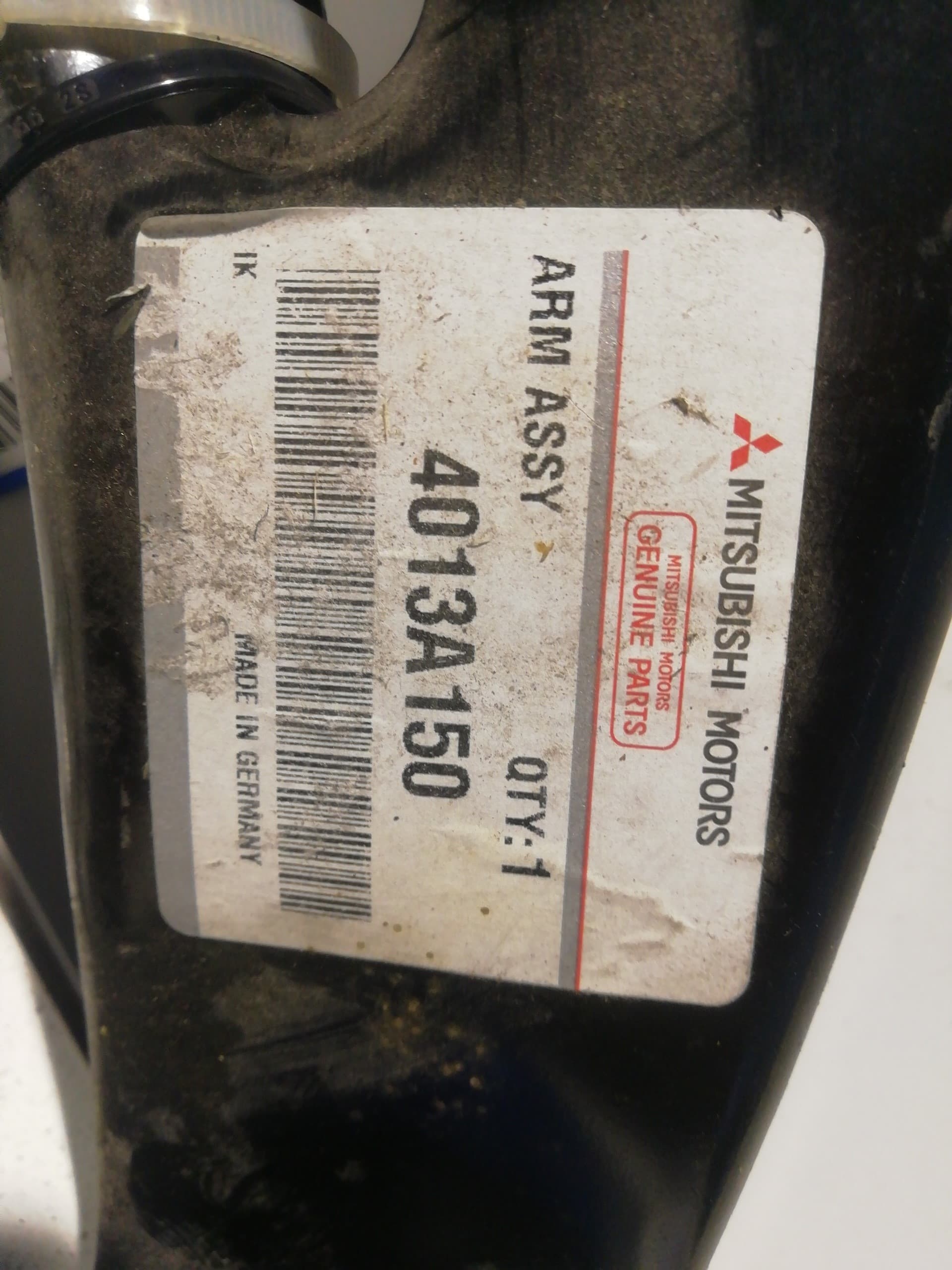 Brazo suspension inferior delantero izquierdo MITSUBISHI COLT BERLINA 3 (CZ) 3