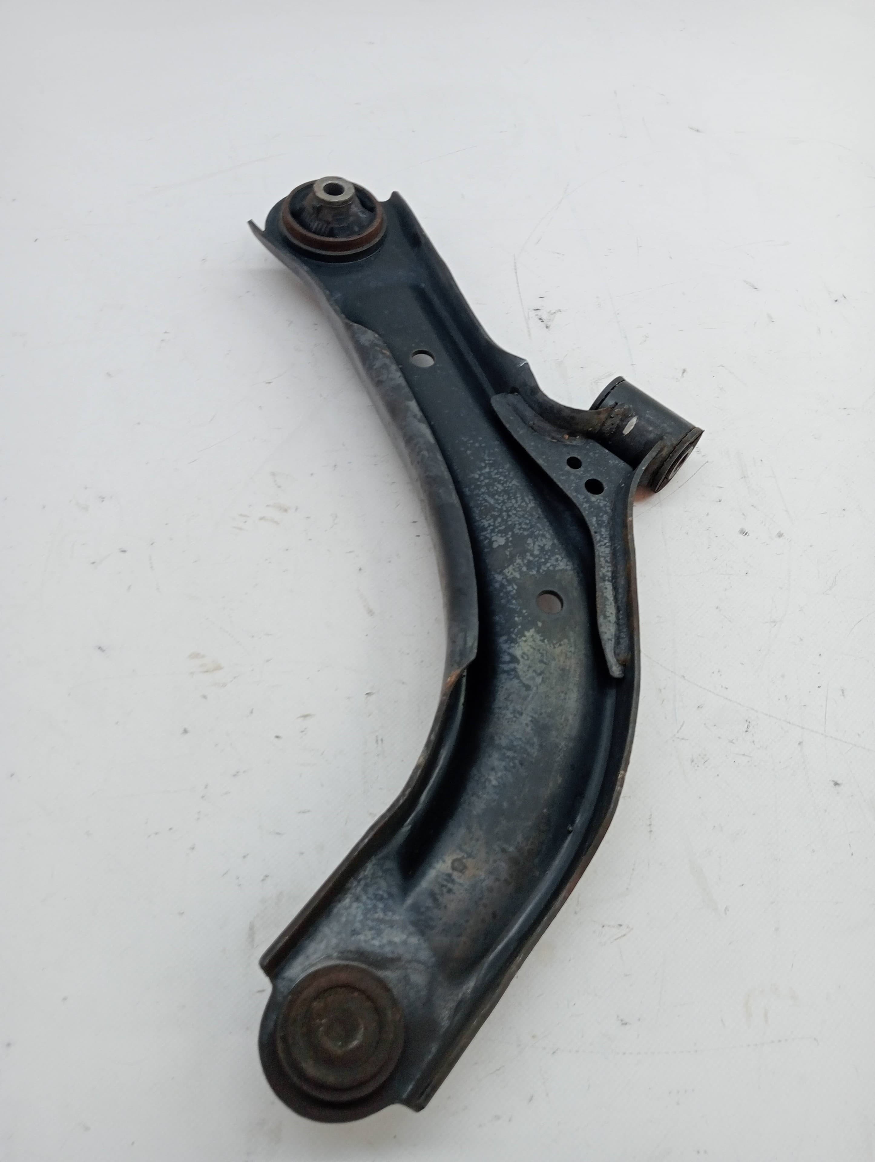 Brazo suspension inferior delantero izquierdo NISSAN NV 200 (M20) 2