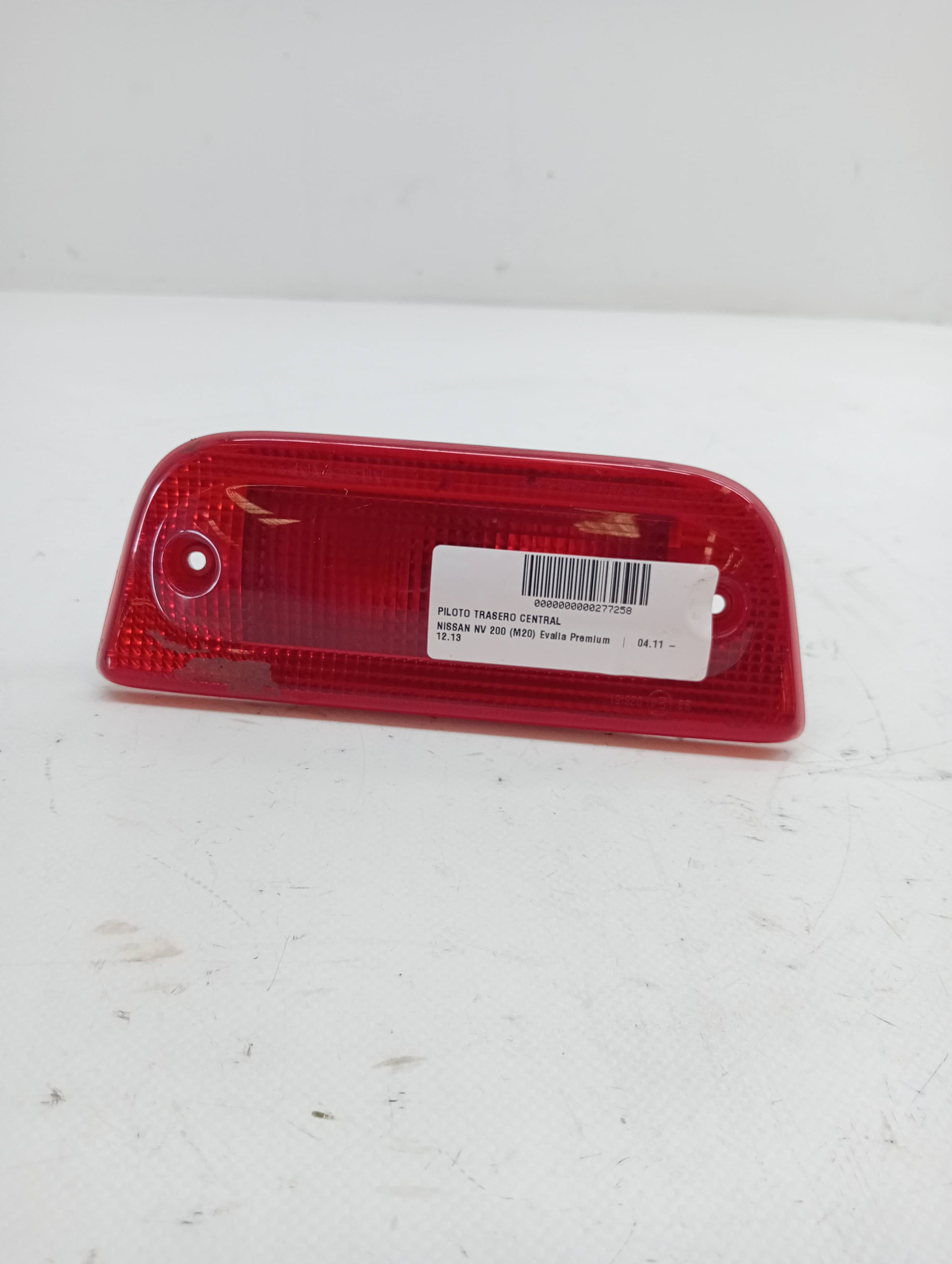 Luz central de freno NISSAN NV 200 (M20)