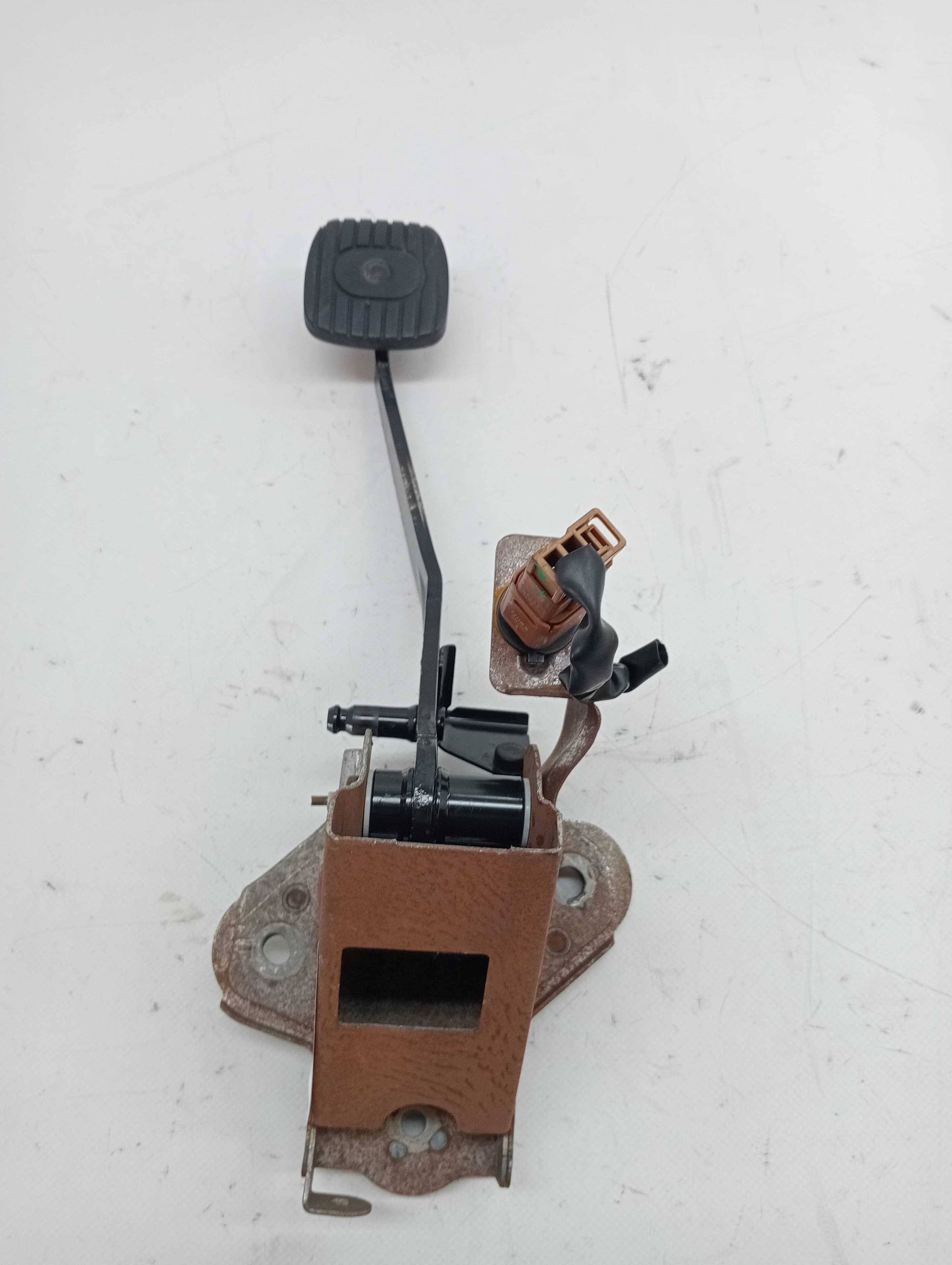 Pedal embrague NISSAN NV 200 (M20) 2