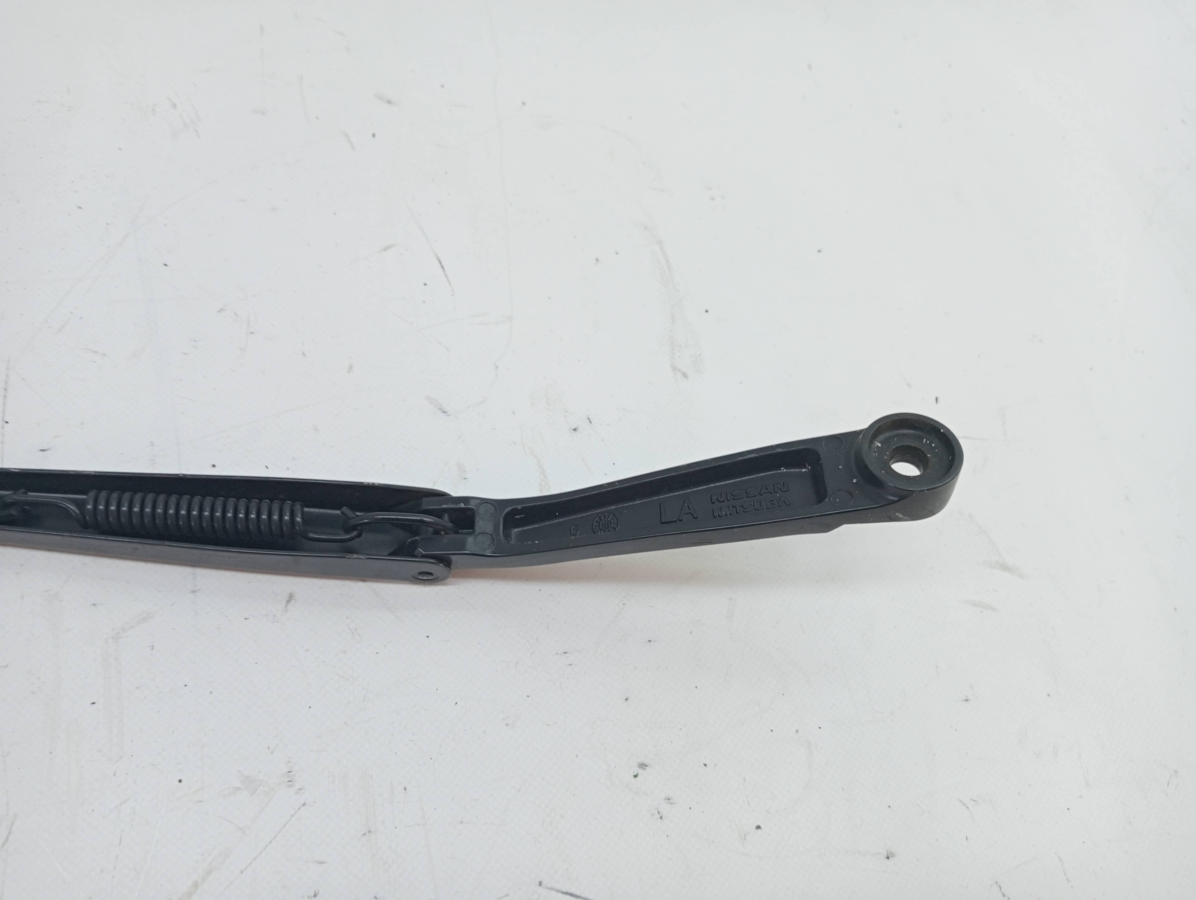 Brazo limpia delantero derecho NISSAN NV 200 (M20) 3