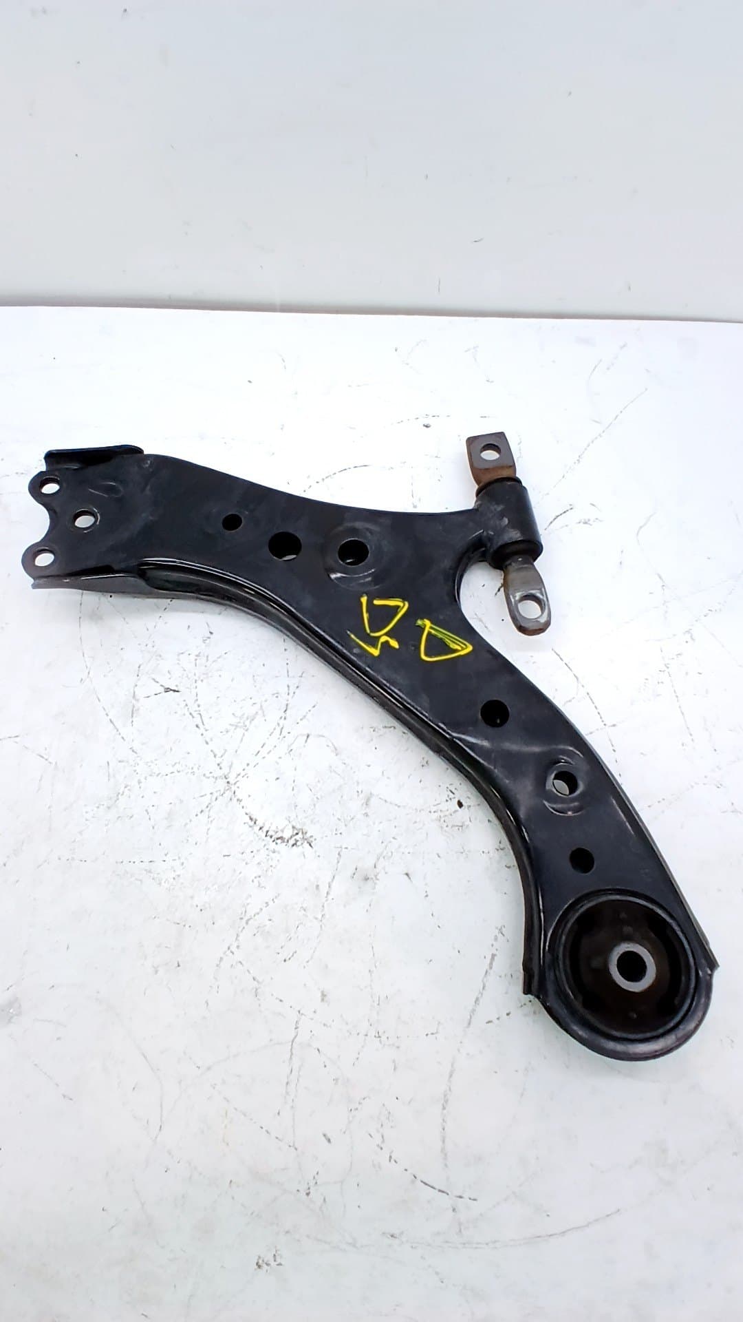 Brazo suspension inferior delantero derecho LEXUS NX II