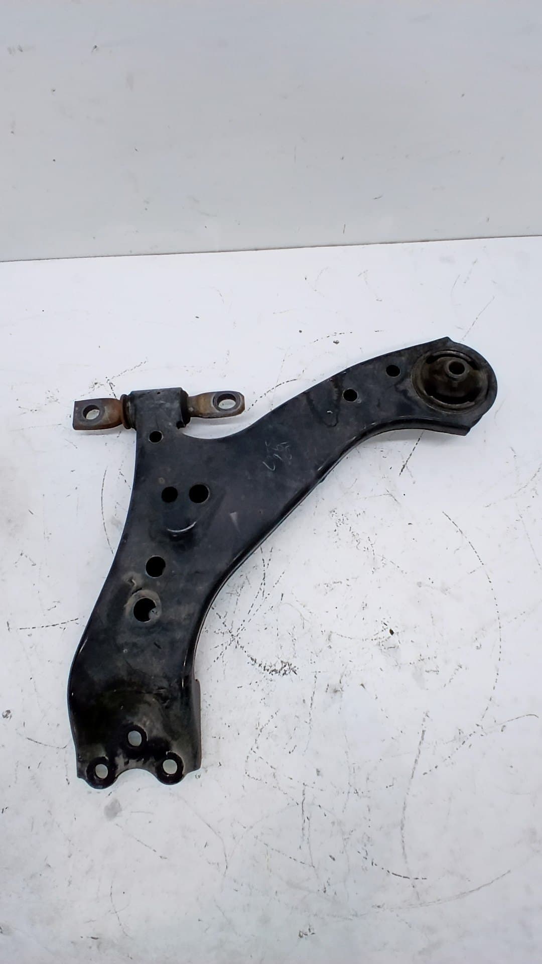 Brazo suspension inferior delantero izquierdo LEXUS NX II