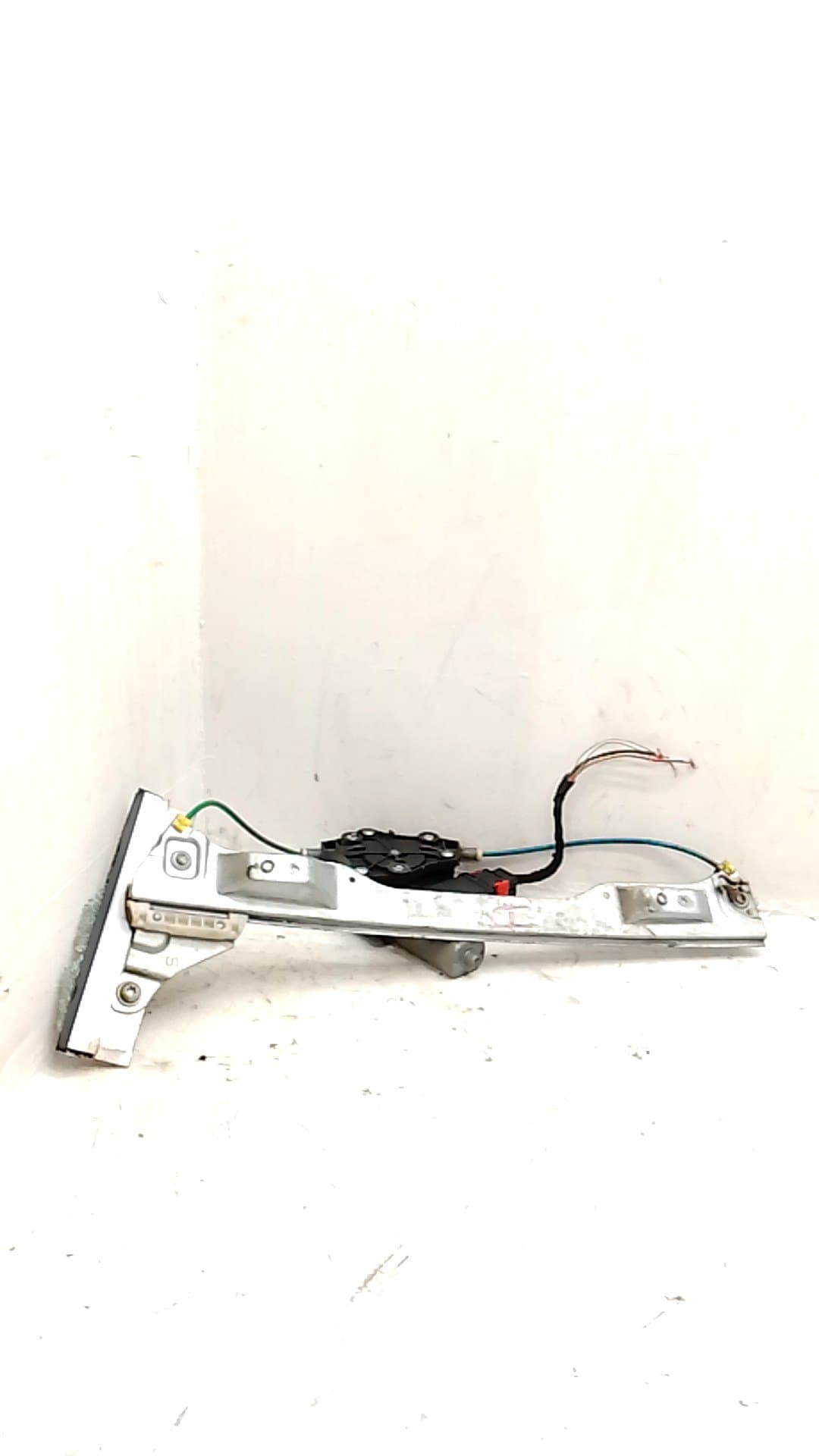 Motor elevalunas delantero izquierdo OPEL CORSA D 2