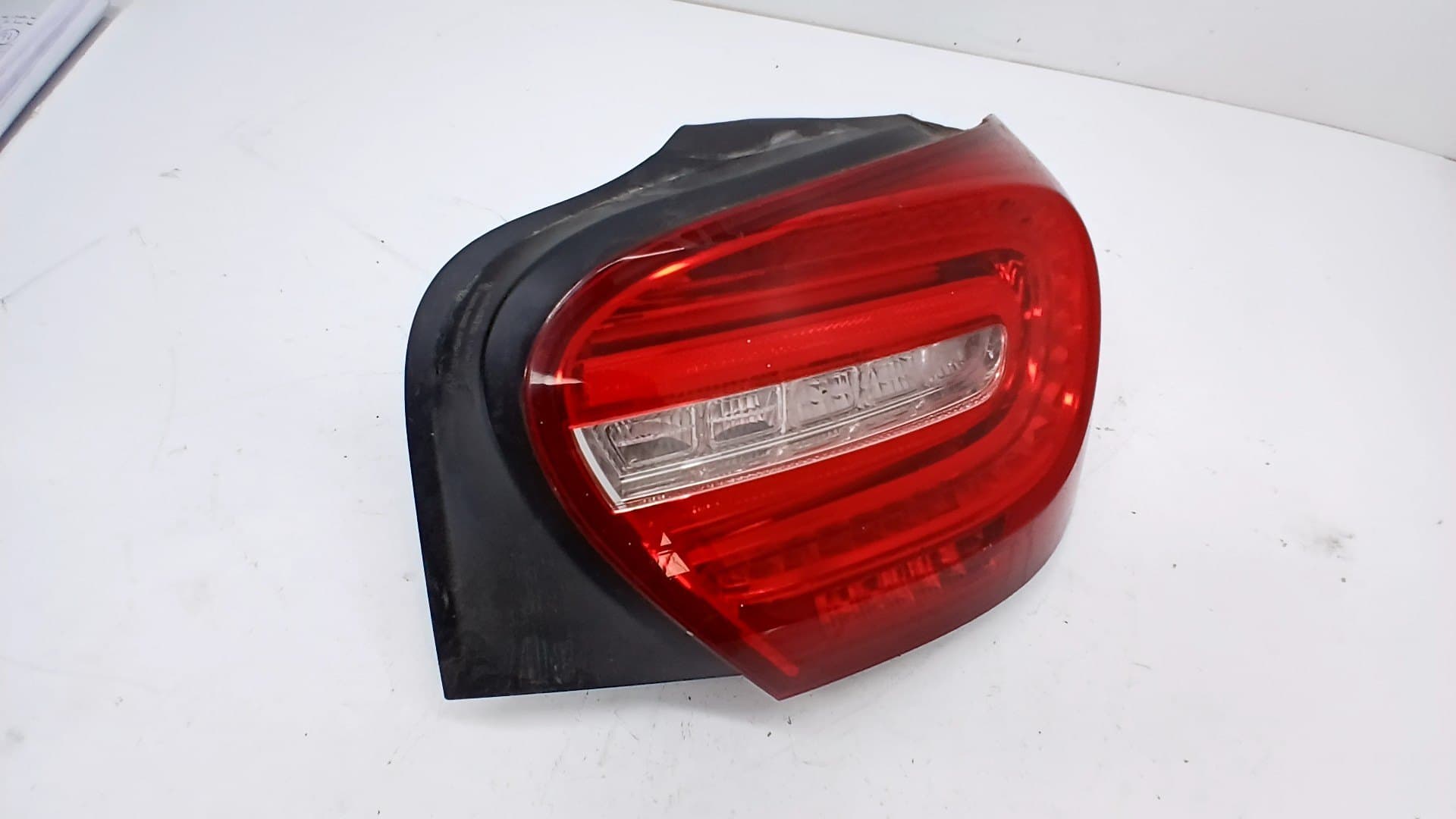Piloto trasero derecho MERCEDES-BENZ CLASE A (W169) 4