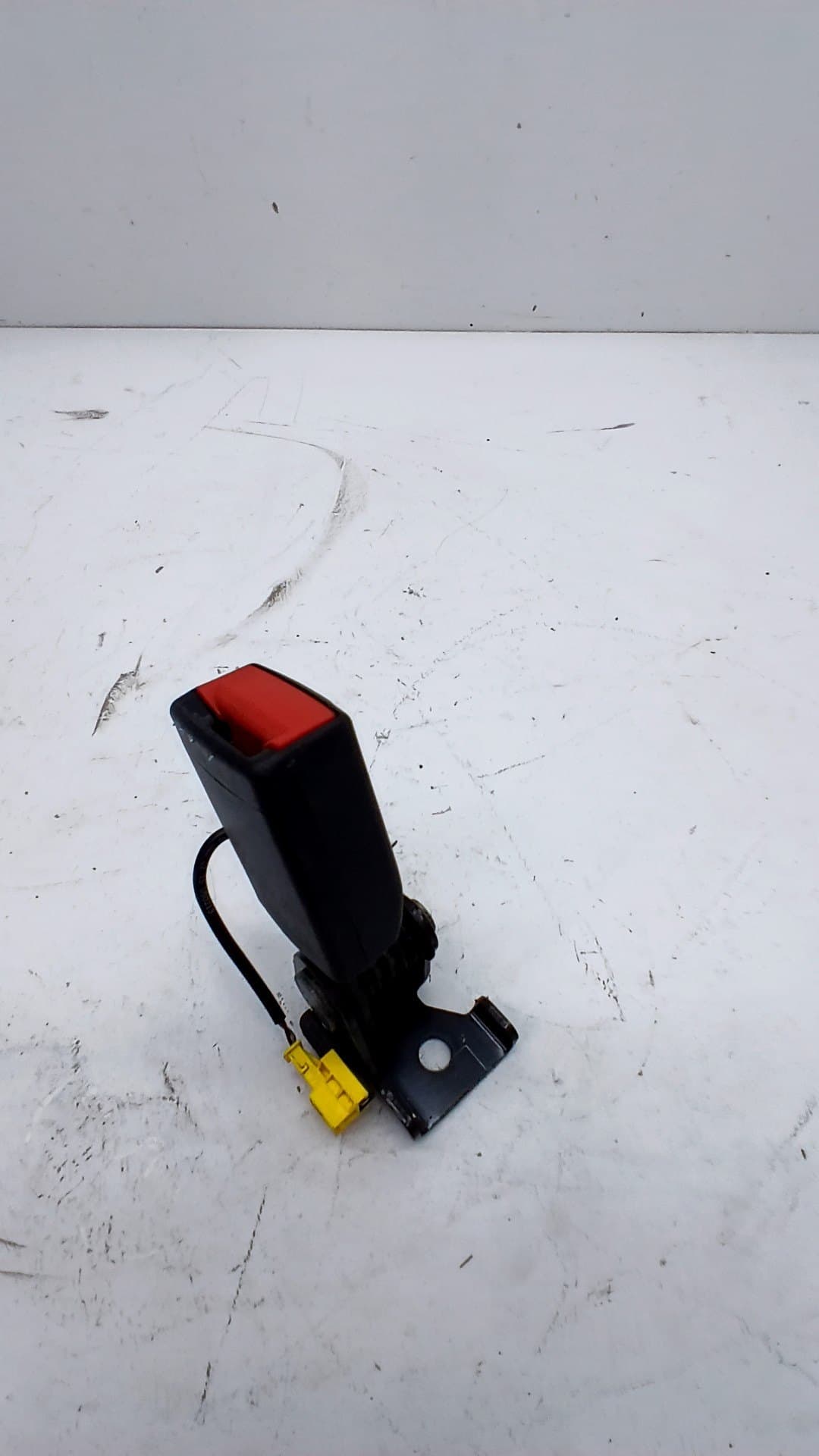 Enganche cinturon trasero izquierdo MERCEDES-BENZ CLASE A (W169)