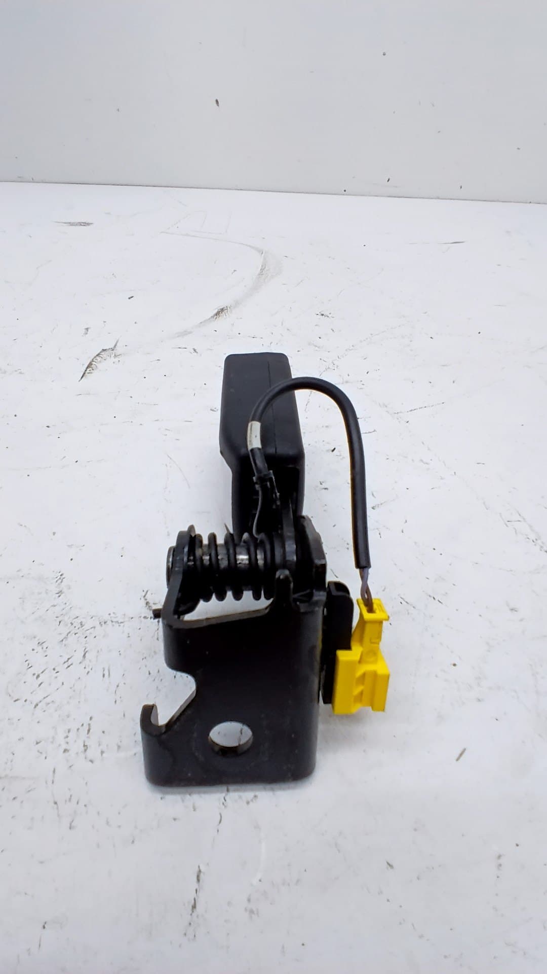 Enganche cinturon trasero izquierdo MERCEDES-BENZ CLASE A (W169) 2