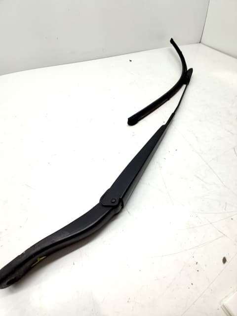 Brazo limpia delantero derecho RENAULT CLIO III
