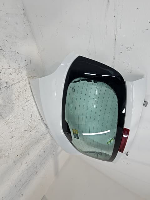 Porton trasero RENAULT CLIO III 5