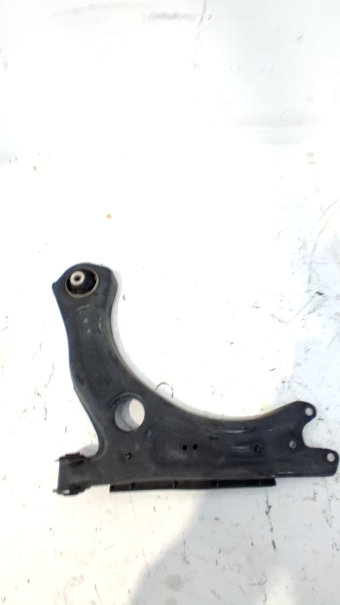Brazo suspension inferior delantero izquierdo VOLKSWAGEN POLO