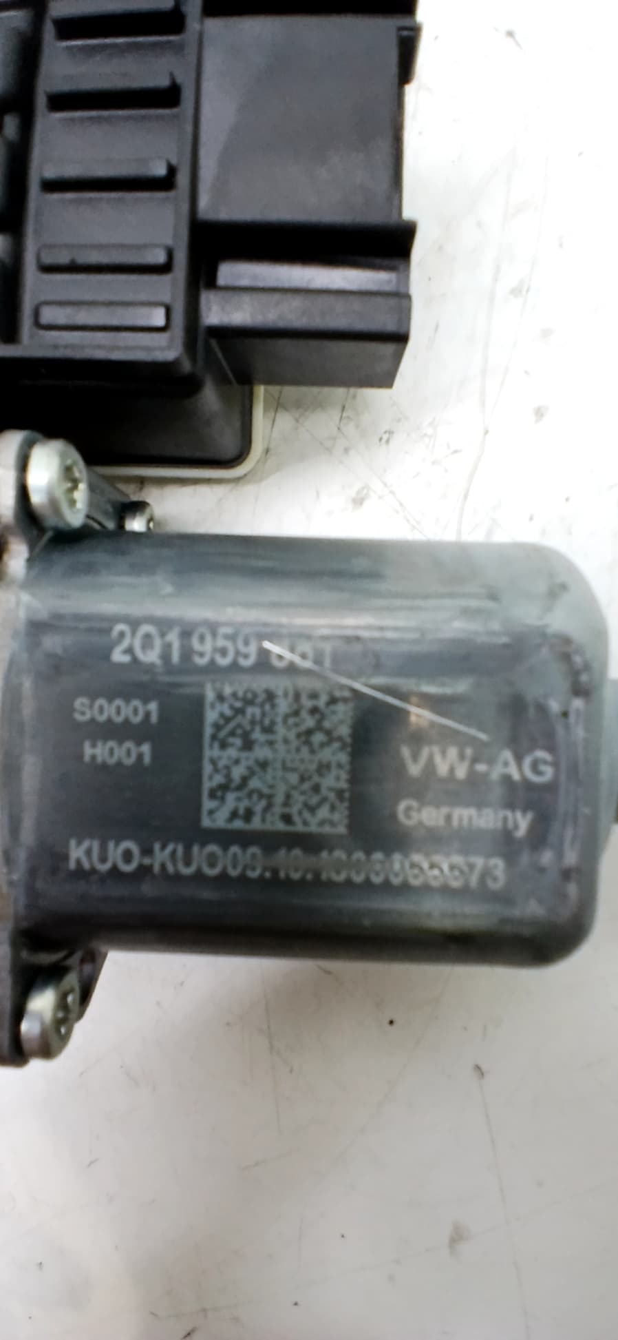 Motor elevalunas delantero izquierdo VOLKSWAGEN POLO 2