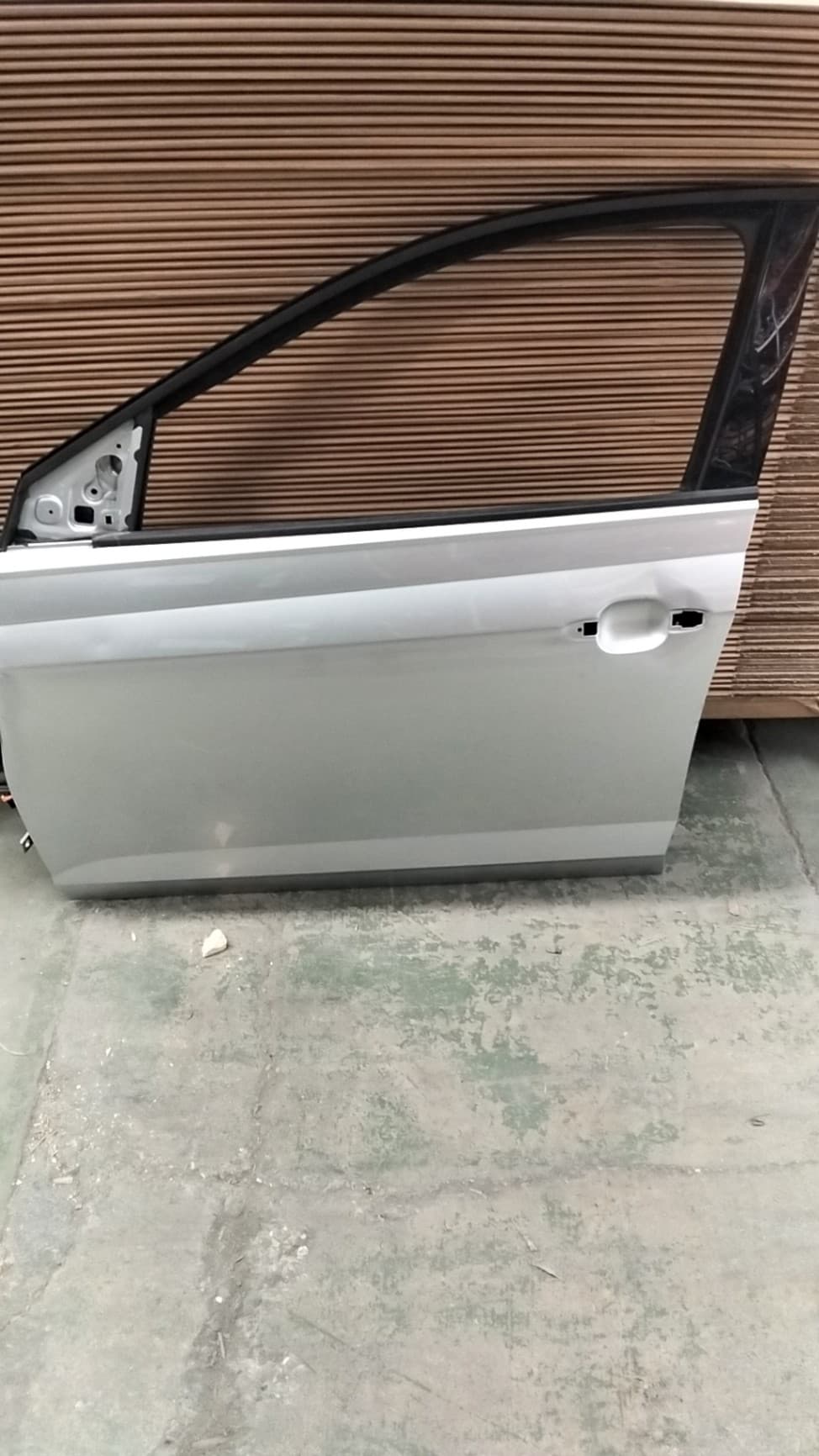 Puerta delantera izquierda VOLKSWAGEN POLO 5