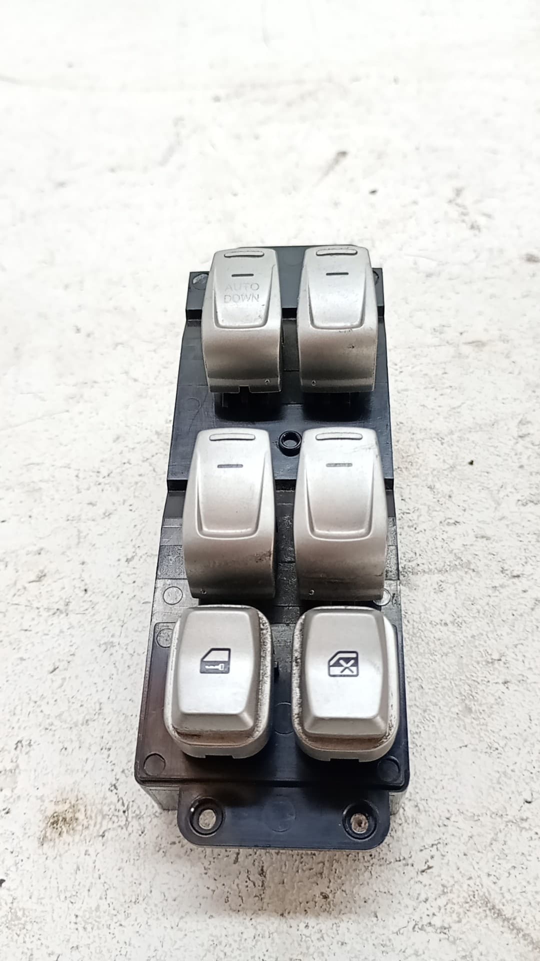 Mando elevalunas delantero izquierdo SSANGYONG TIVOLI