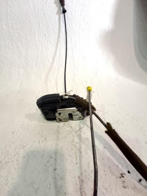 Cerradura puerta delantera izquierda NISSAN QASHQAI (J10) 3