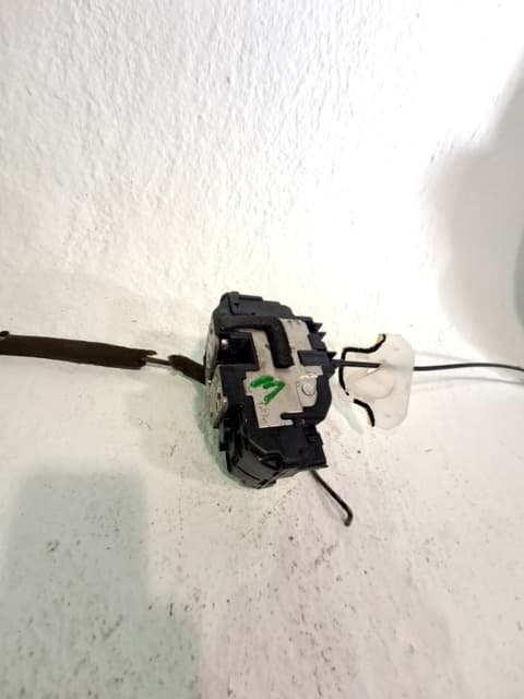 Cerradura puerta delantera izquierda NISSAN QASHQAI (J10) 2