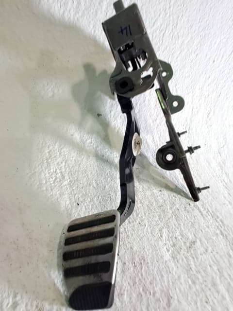 Pedal freno NISSAN QASHQAI (J10)