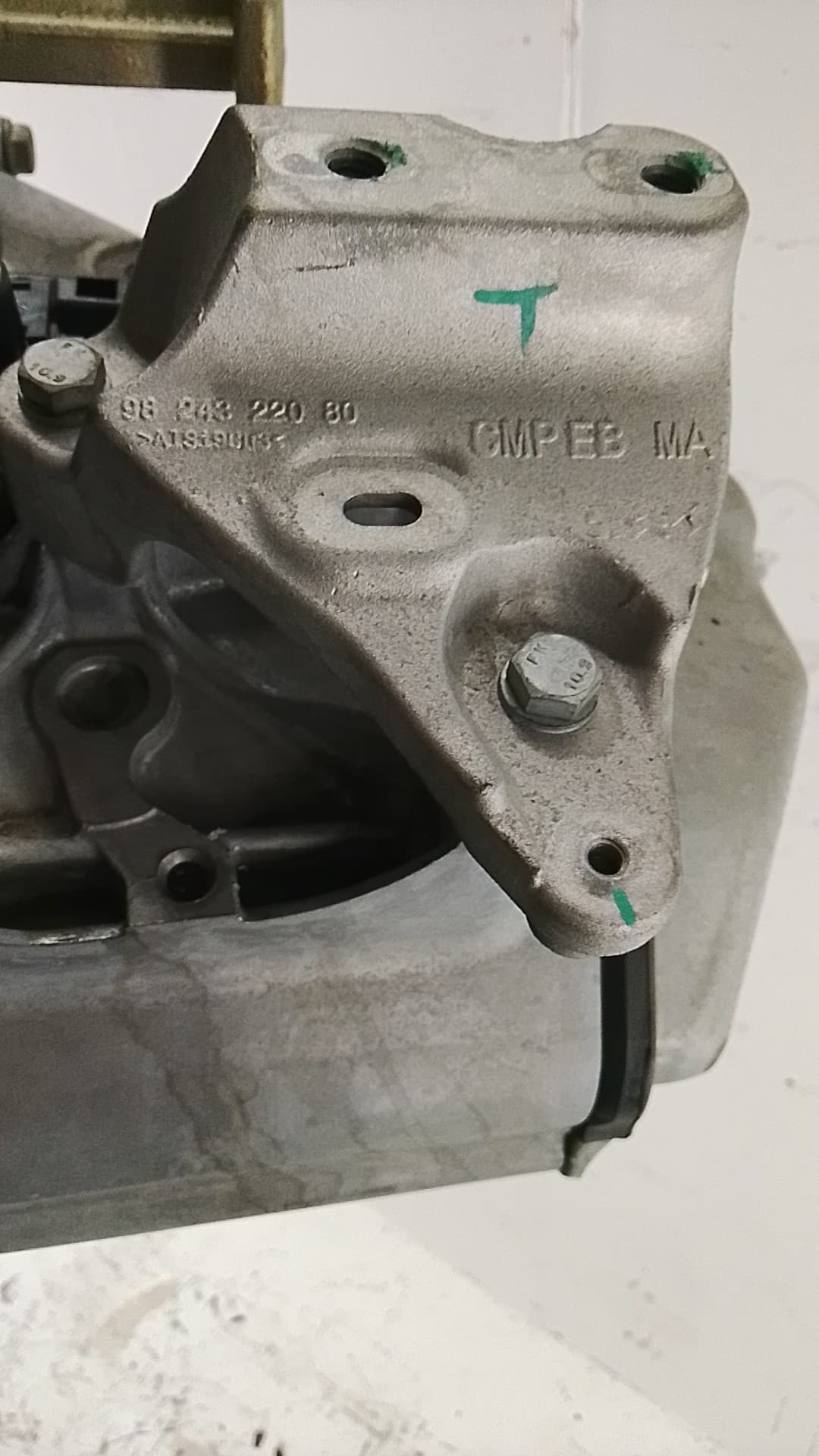 Caja cambios OPEL CORSA F 2
