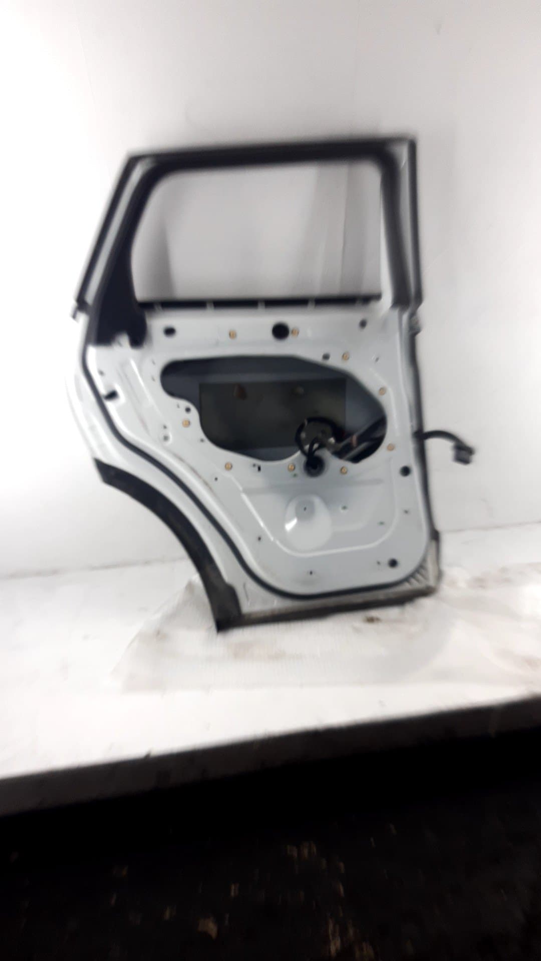 Puerta trasera izquierda LAND ROVER RANGE ROVER EVOQUE 2
