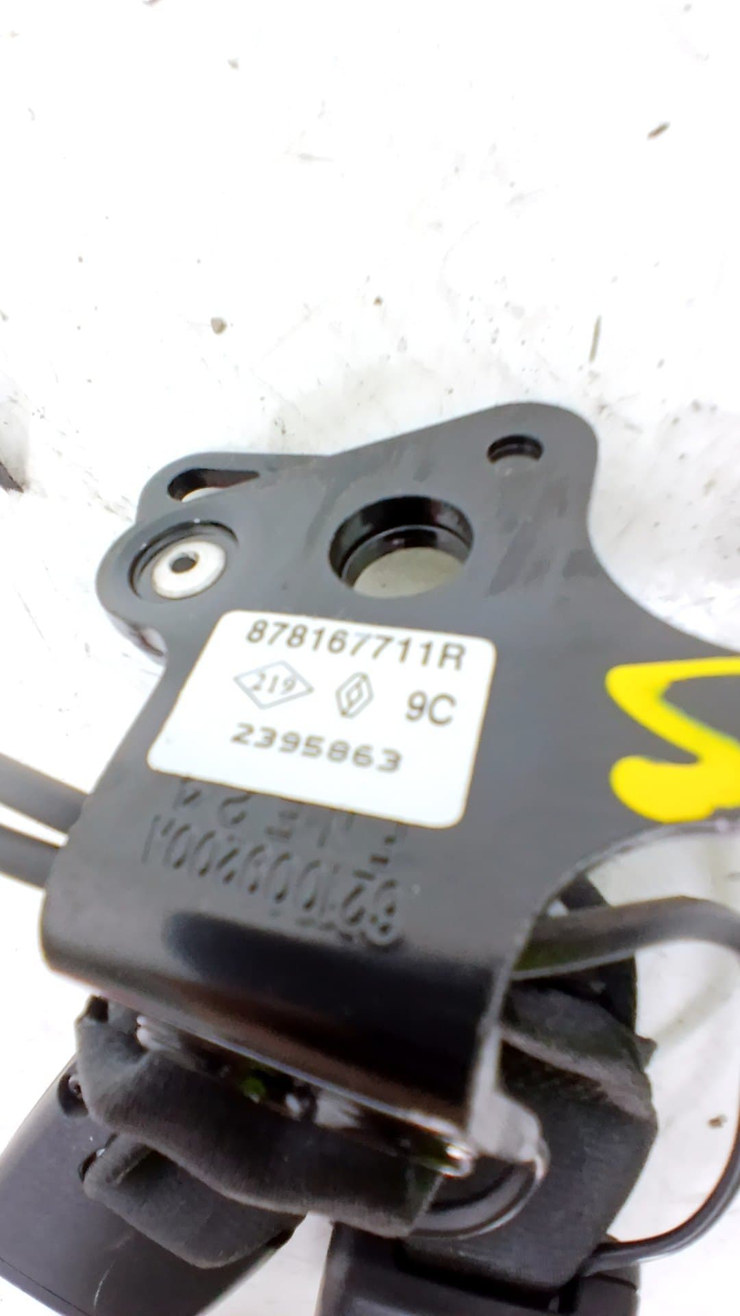 Enganche cinturon trasero derecho RENAULT CLIO IV 2