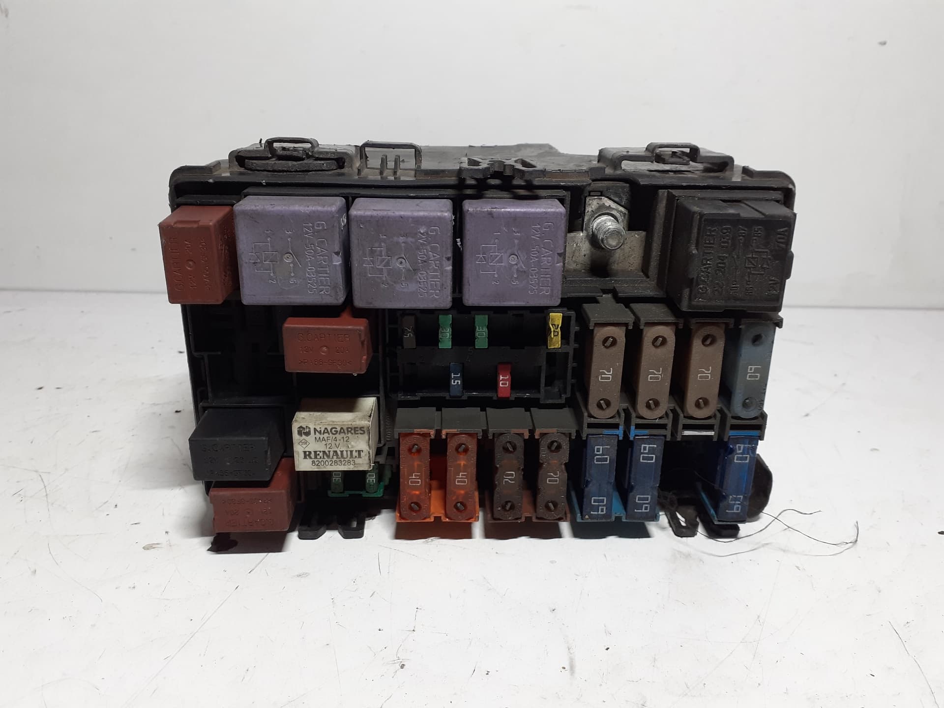 Caja reles / fusibles RENAULT VEL SATIS (BJ0)