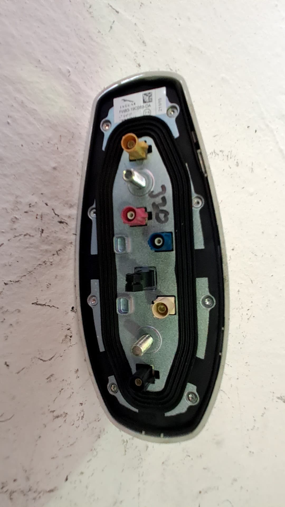 Antena JAGUAR XF 3