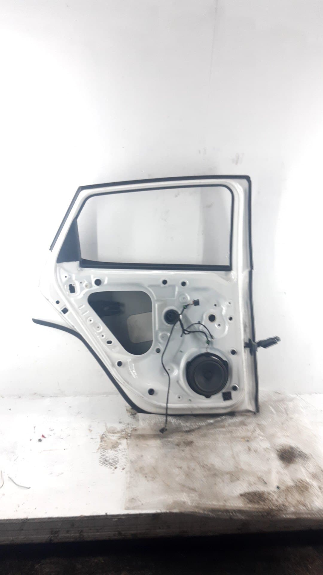 Puerta trasera izquierda SEAT LEON (5F1) 2