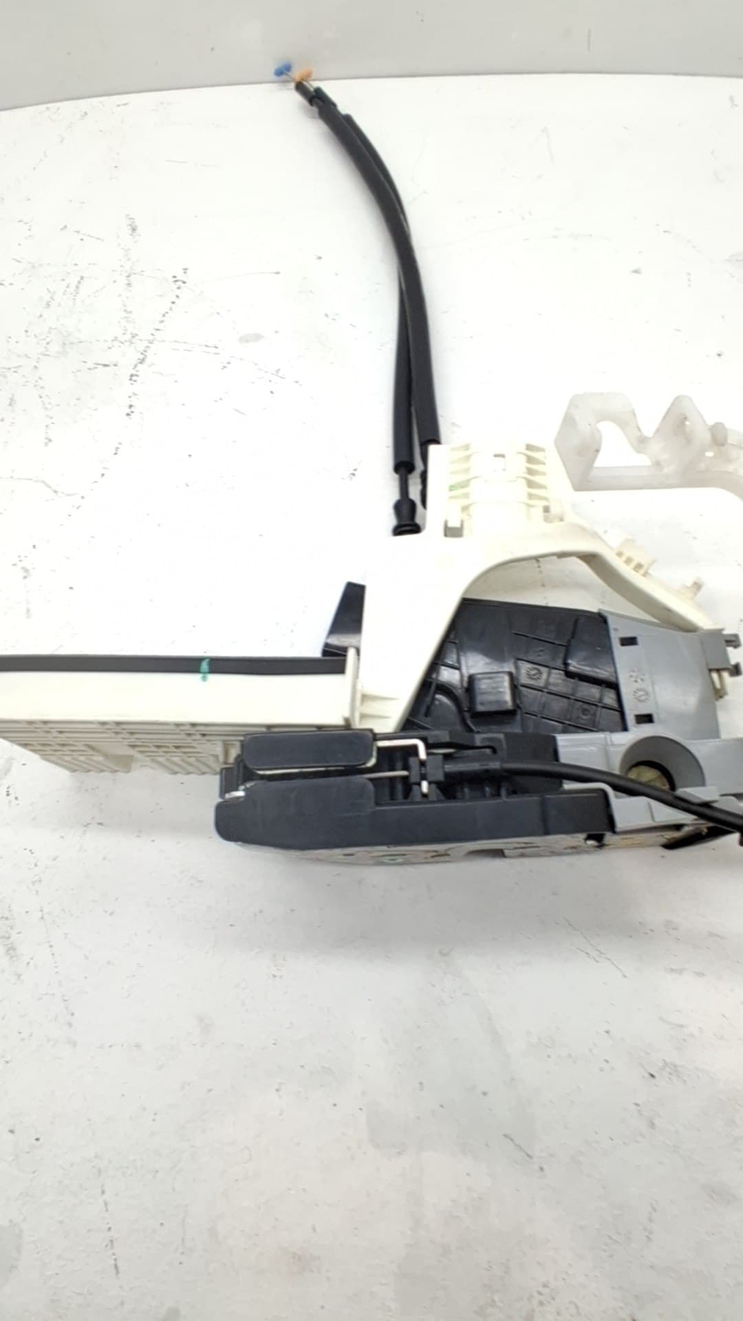 Cerradura puerta delantera izquierda HYUNDAI TUCSON 3