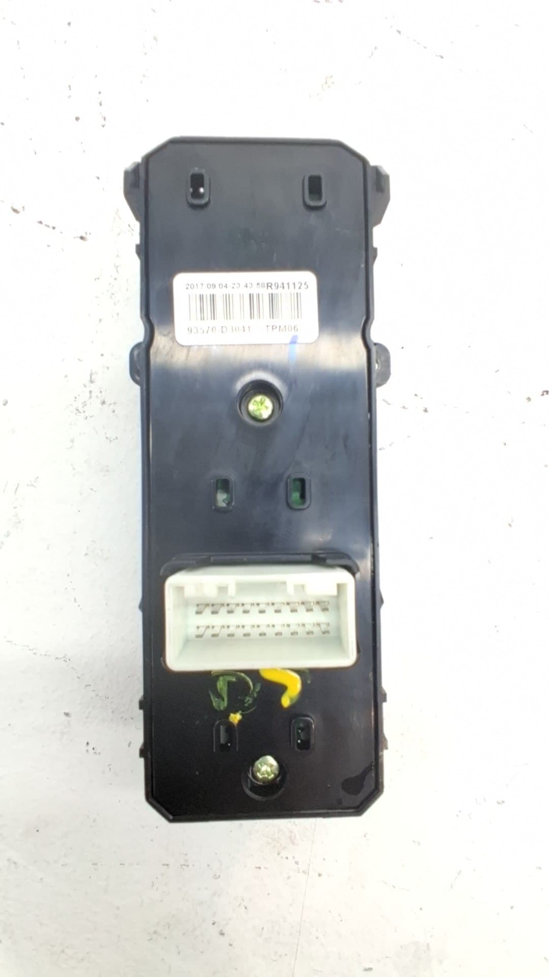 Mando elevalunas delantero izquierdo HYUNDAI TUCSON 2