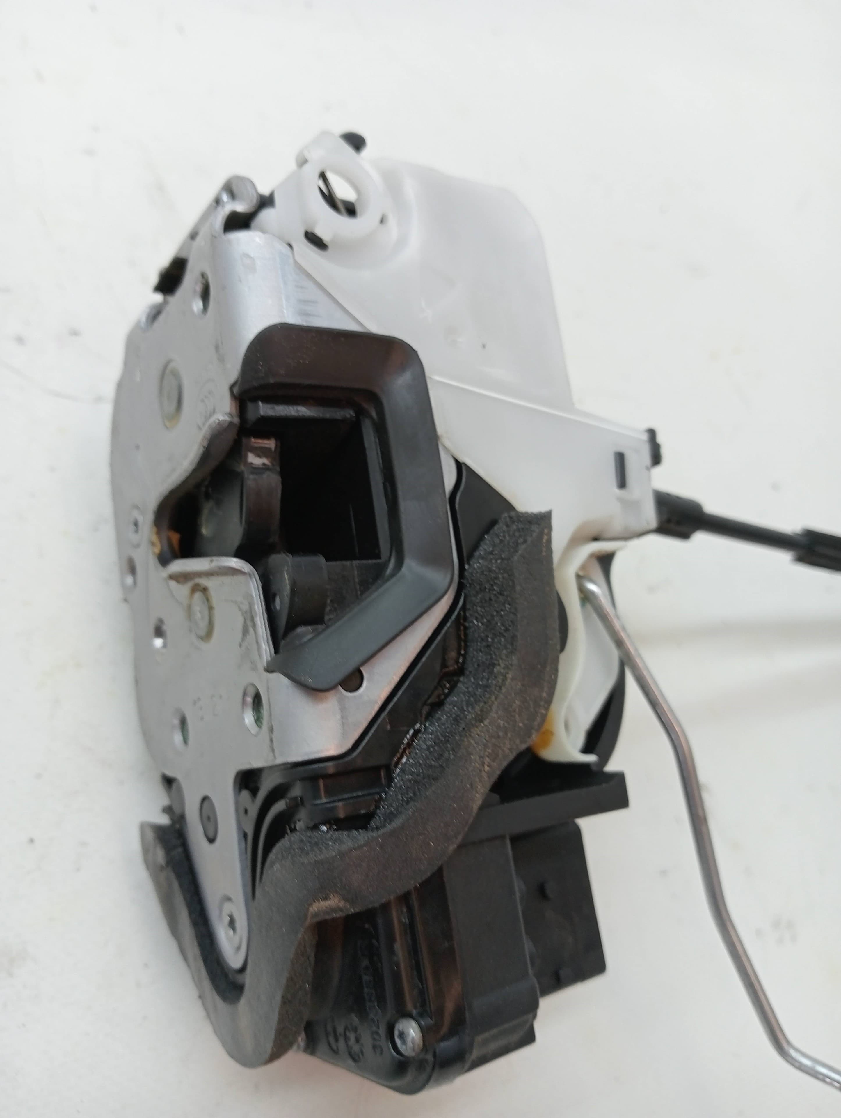 Cerradura puerta delantera derecha OPEL INSIGNIA BERLINA 2
