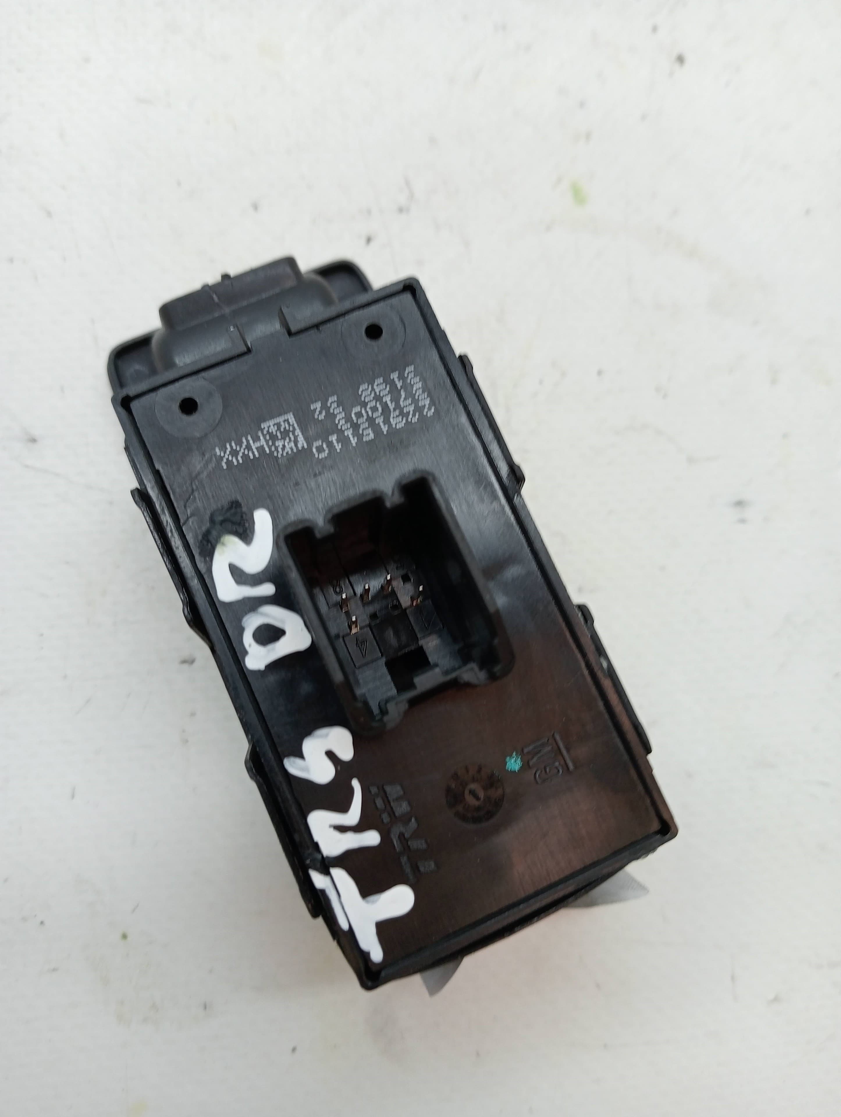 Mando elevalunas trasero derecho OPEL INSIGNIA BERLINA 3