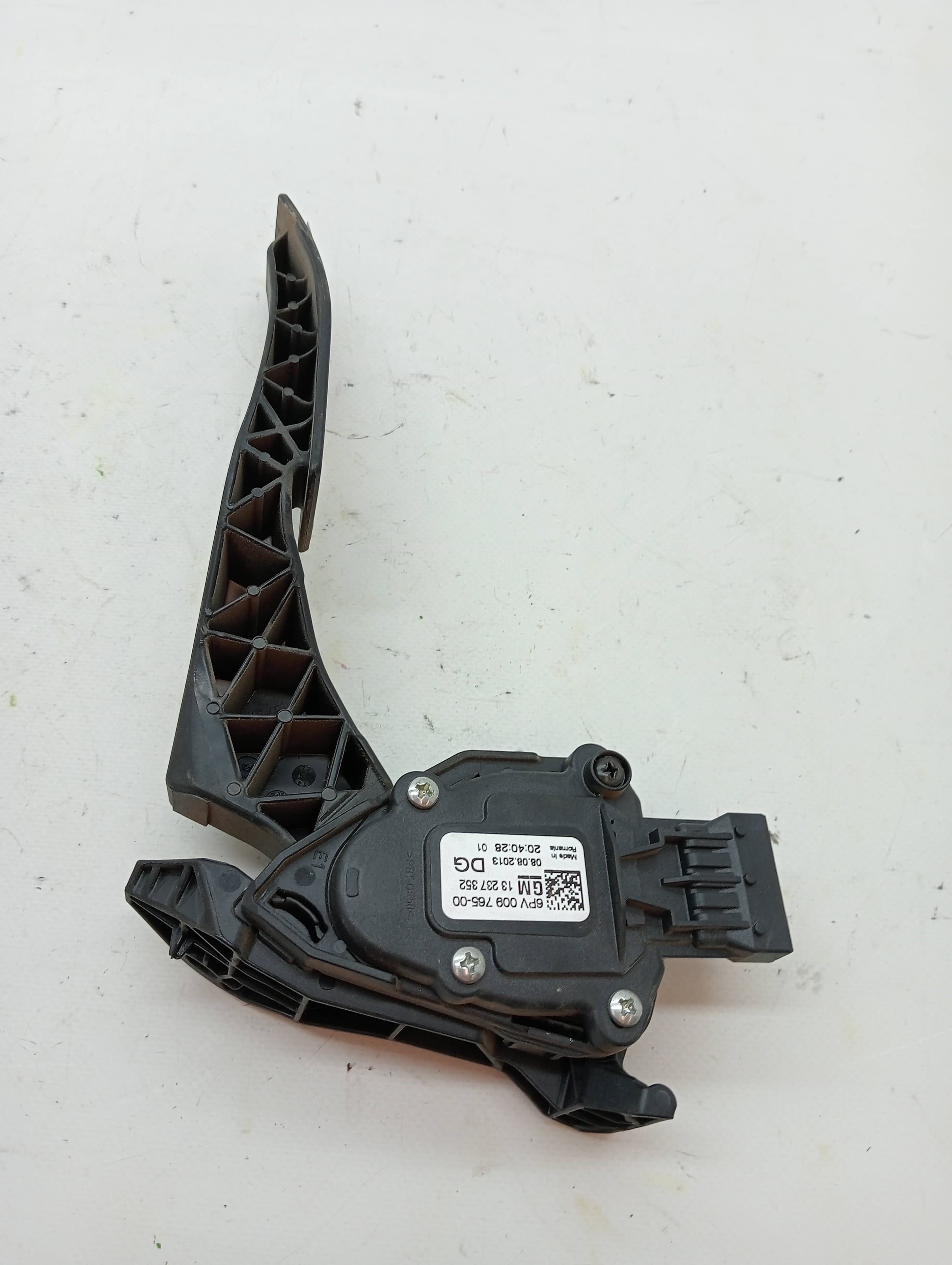 Pedal acelerador OPEL INSIGNIA BERLINA