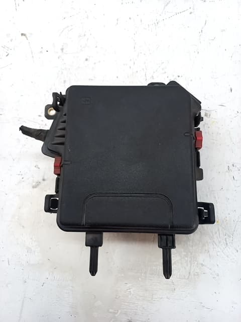 Caja reles / fusibles RENAULT SCENIC III 2